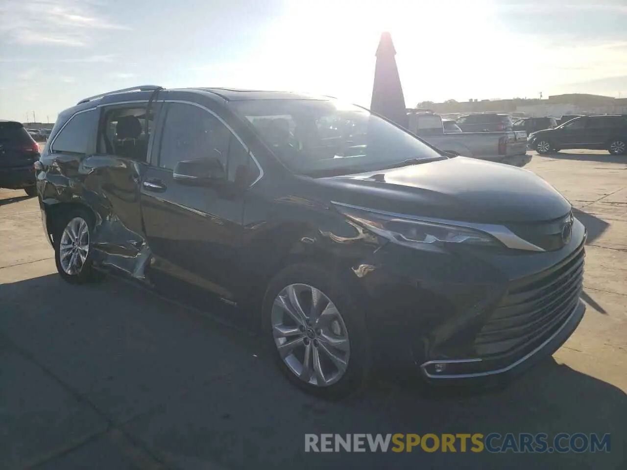 4 Photograph of a damaged car 5TDERKEC0MS026241 TOYOTA SIENNA 2021