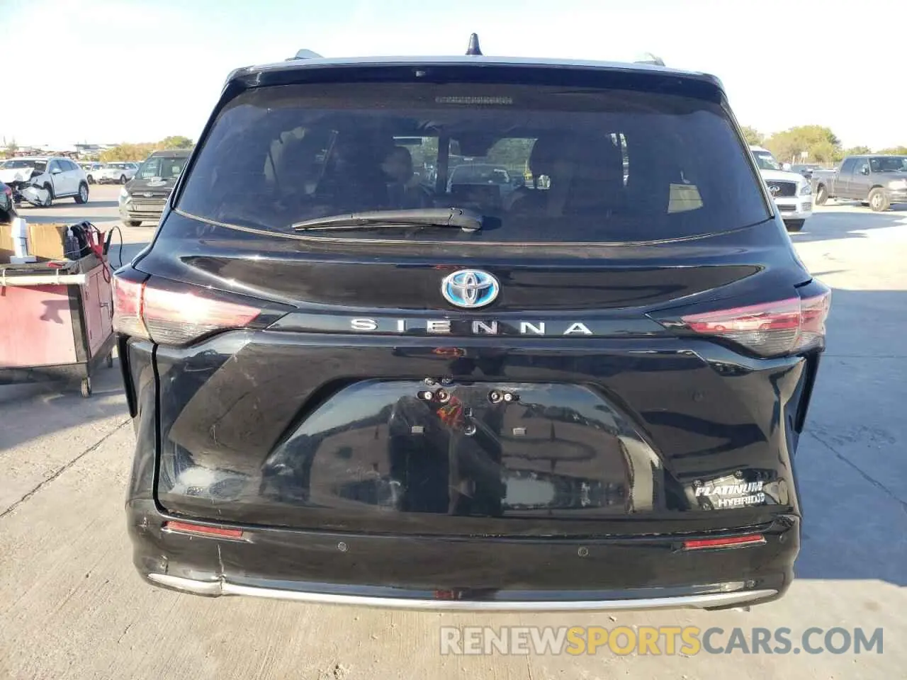 6 Photograph of a damaged car 5TDERKEC0MS026241 TOYOTA SIENNA 2021