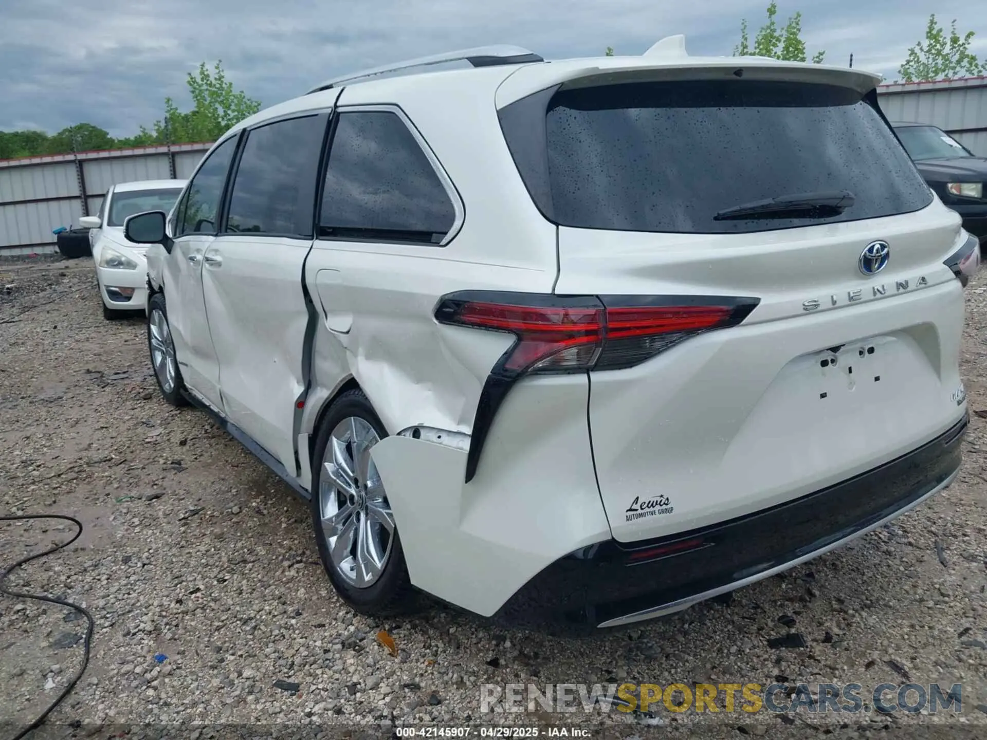3 Photograph of a damaged car 5TDERKEC9MS022771 TOYOTA SIENNA 2021