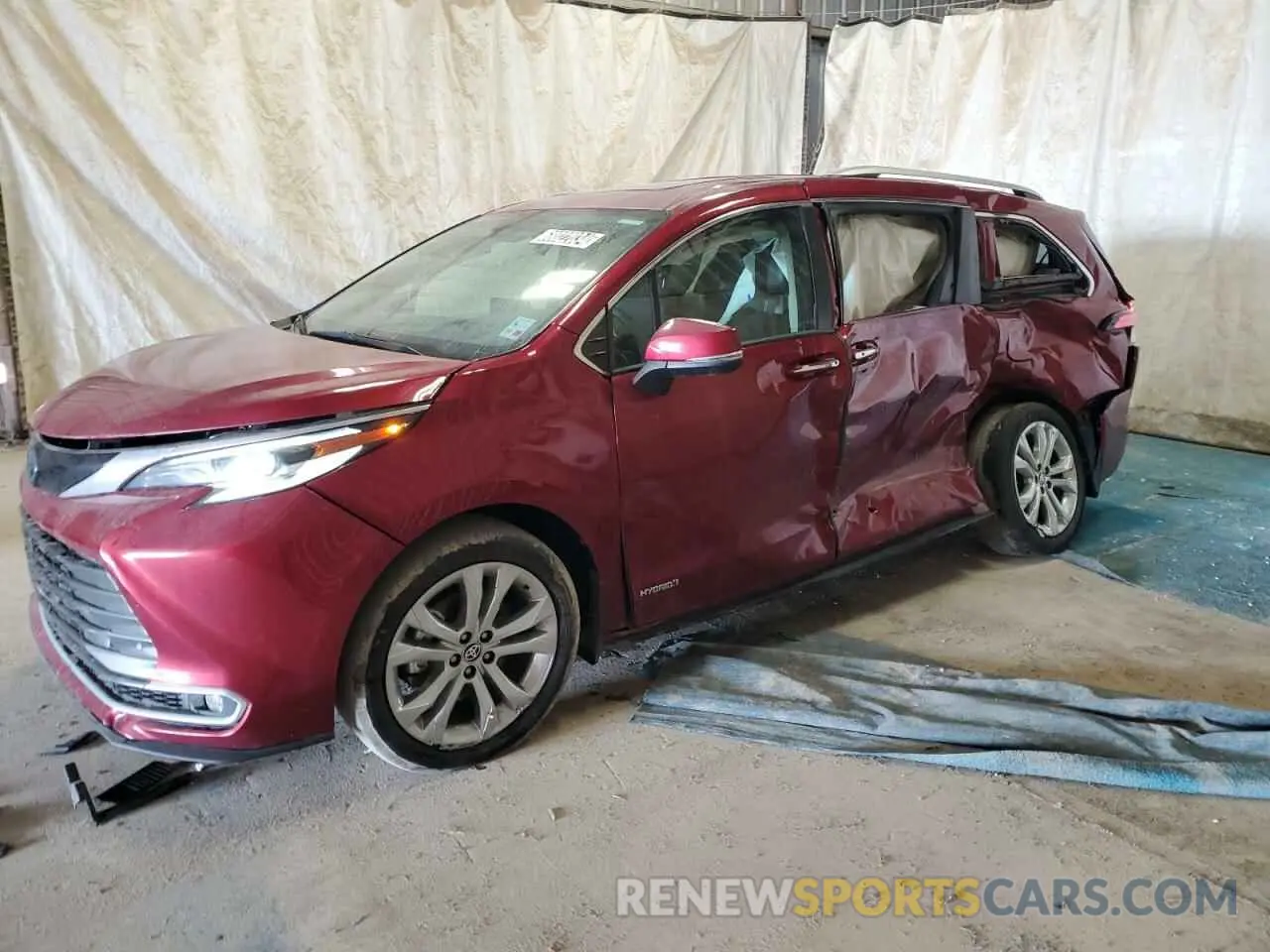 1 Photograph of a damaged car 5TDERKECXMS032404 TOYOTA SIENNA 2021