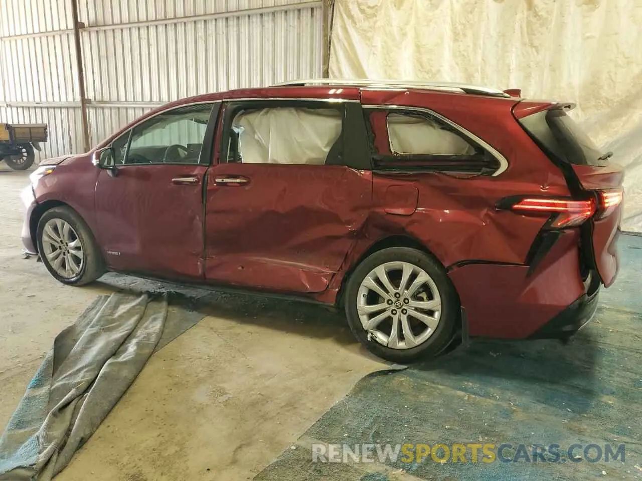 2 Photograph of a damaged car 5TDERKECXMS032404 TOYOTA SIENNA 2021