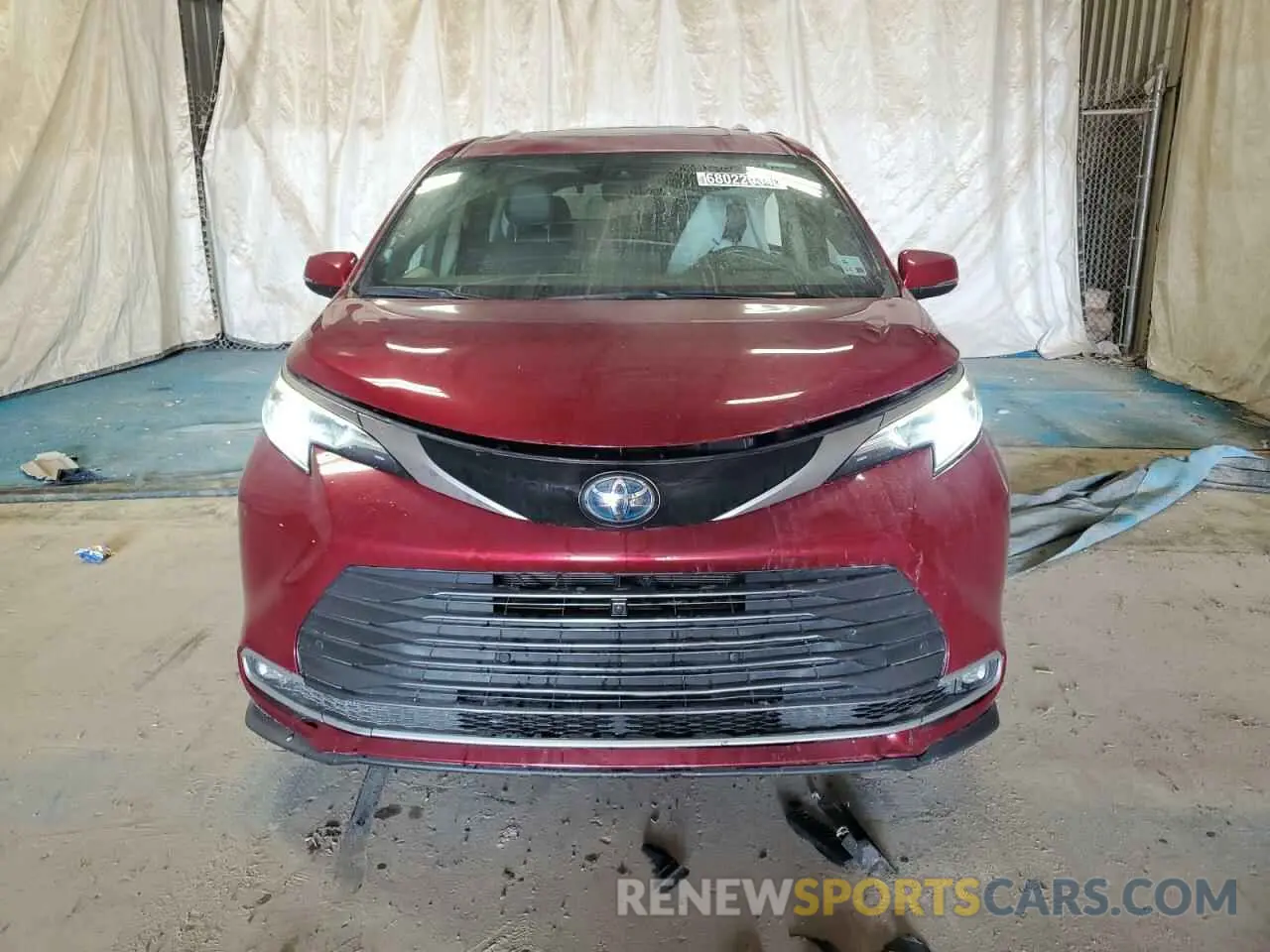 5 Photograph of a damaged car 5TDERKECXMS032404 TOYOTA SIENNA 2021