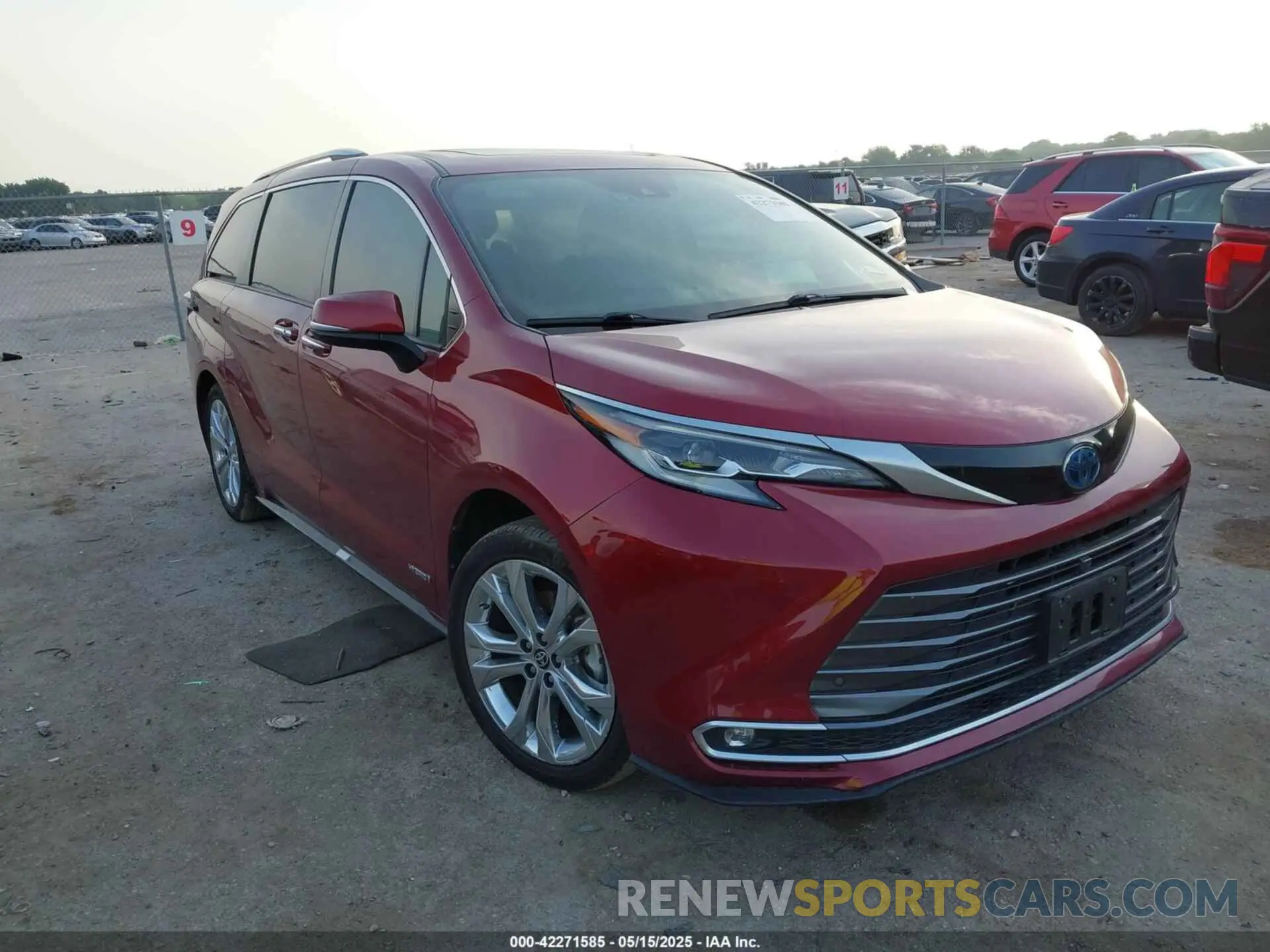 1 Photograph of a damaged car 5TDERKECXMS056234 TOYOTA SIENNA 2021