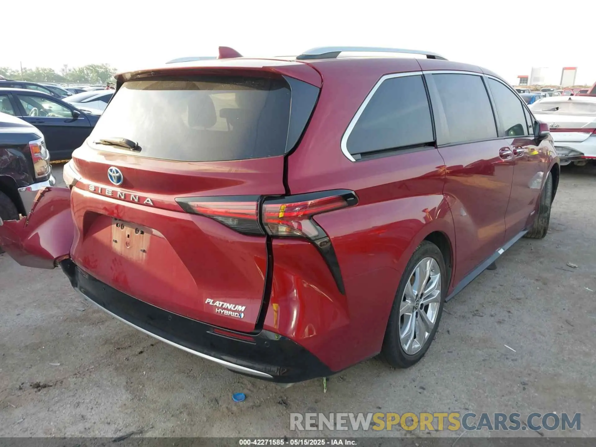 4 Photograph of a damaged car 5TDERKECXMS056234 TOYOTA SIENNA 2021