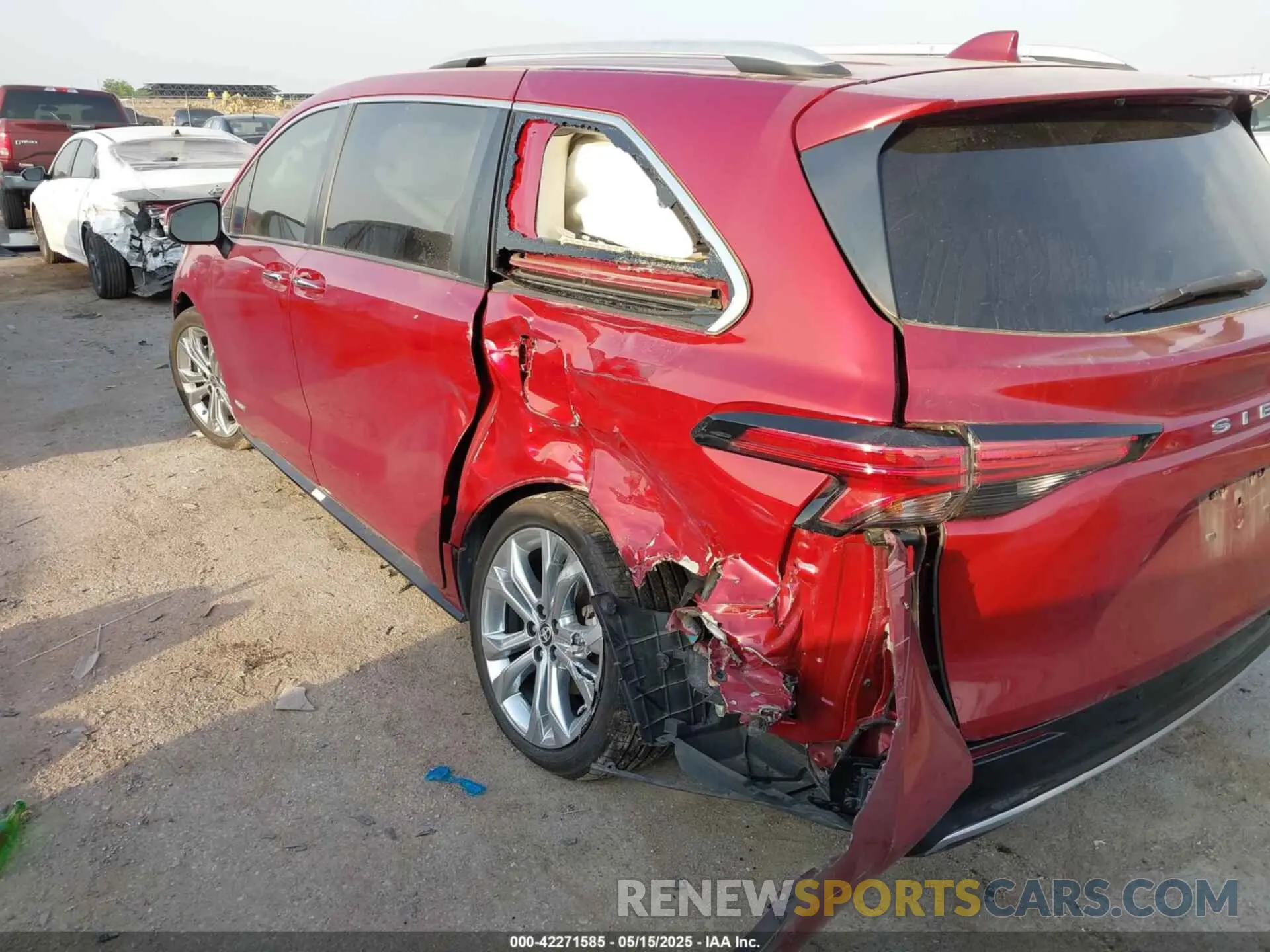 6 Photograph of a damaged car 5TDERKECXMS056234 TOYOTA SIENNA 2021