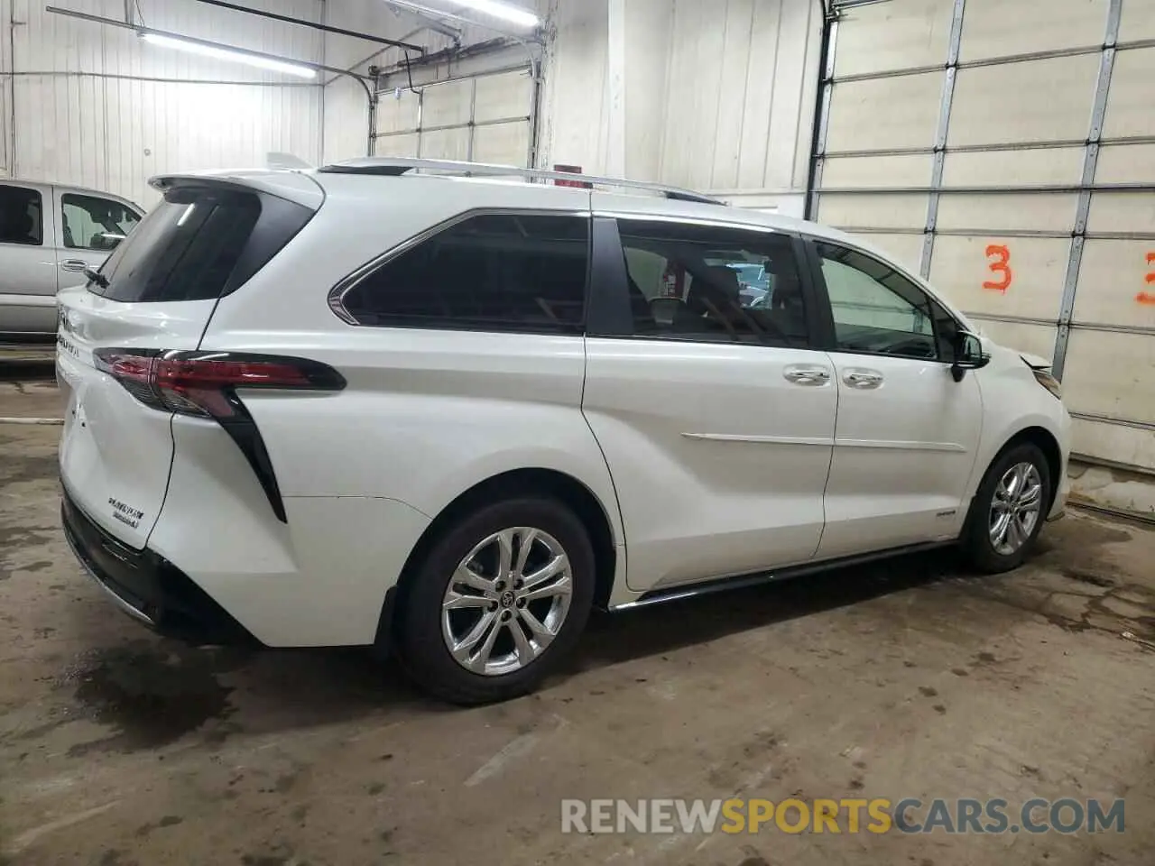 3 Photograph of a damaged car 5TDESKFC0MS026226 TOYOTA SIENNA 2021