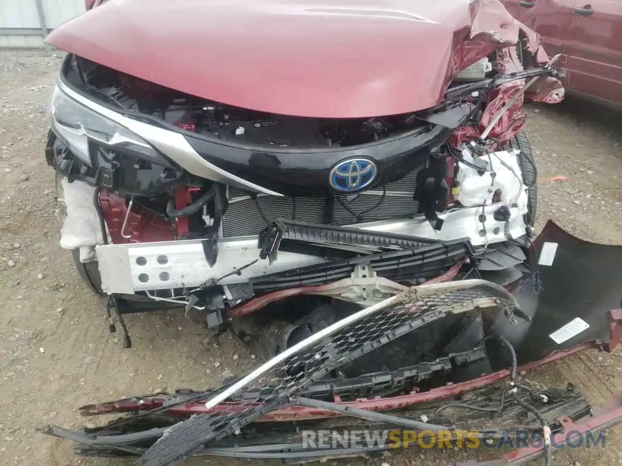 9 Photograph of a damaged car 5TDESKFC1MS026610 TOYOTA SIENNA 2021