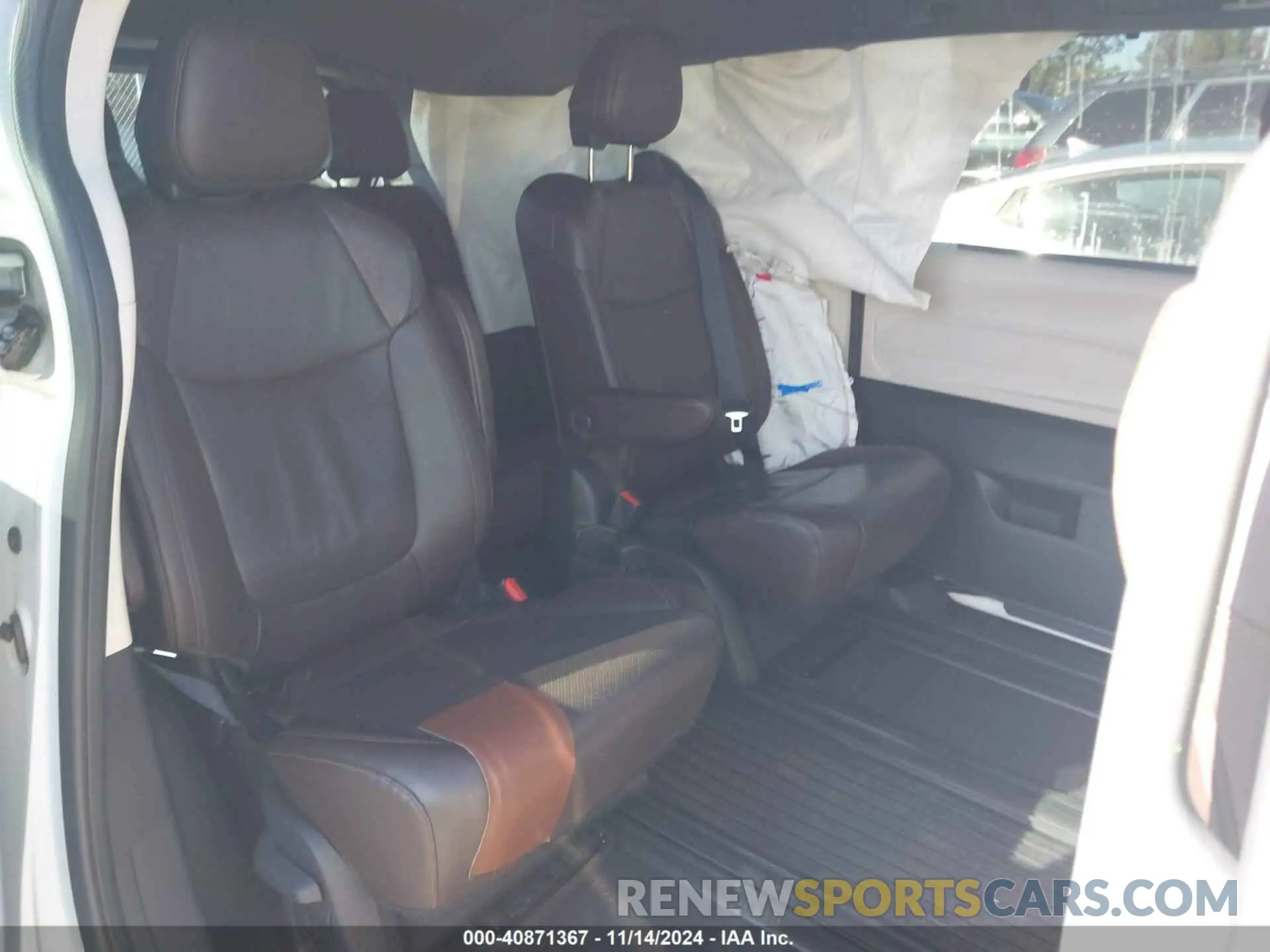 8 Photograph of a damaged car 5TDESKFC6MS013142 TOYOTA SIENNA 2021