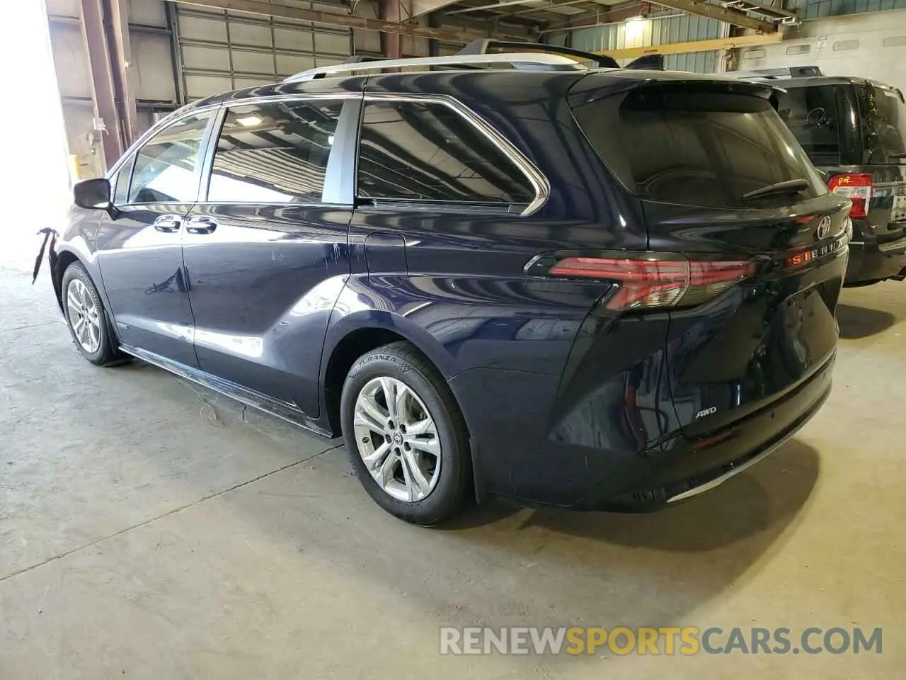 2 Photograph of a damaged car 5TDESKFC8MS011649 TOYOTA SIENNA 2021