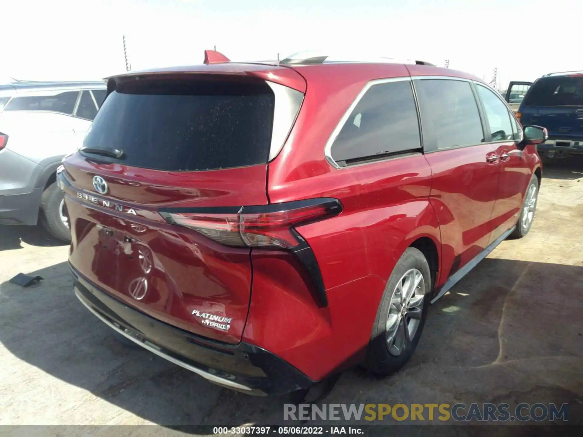 4 Photograph of a damaged car 5TDESKFC9MS021316 TOYOTA SIENNA 2021