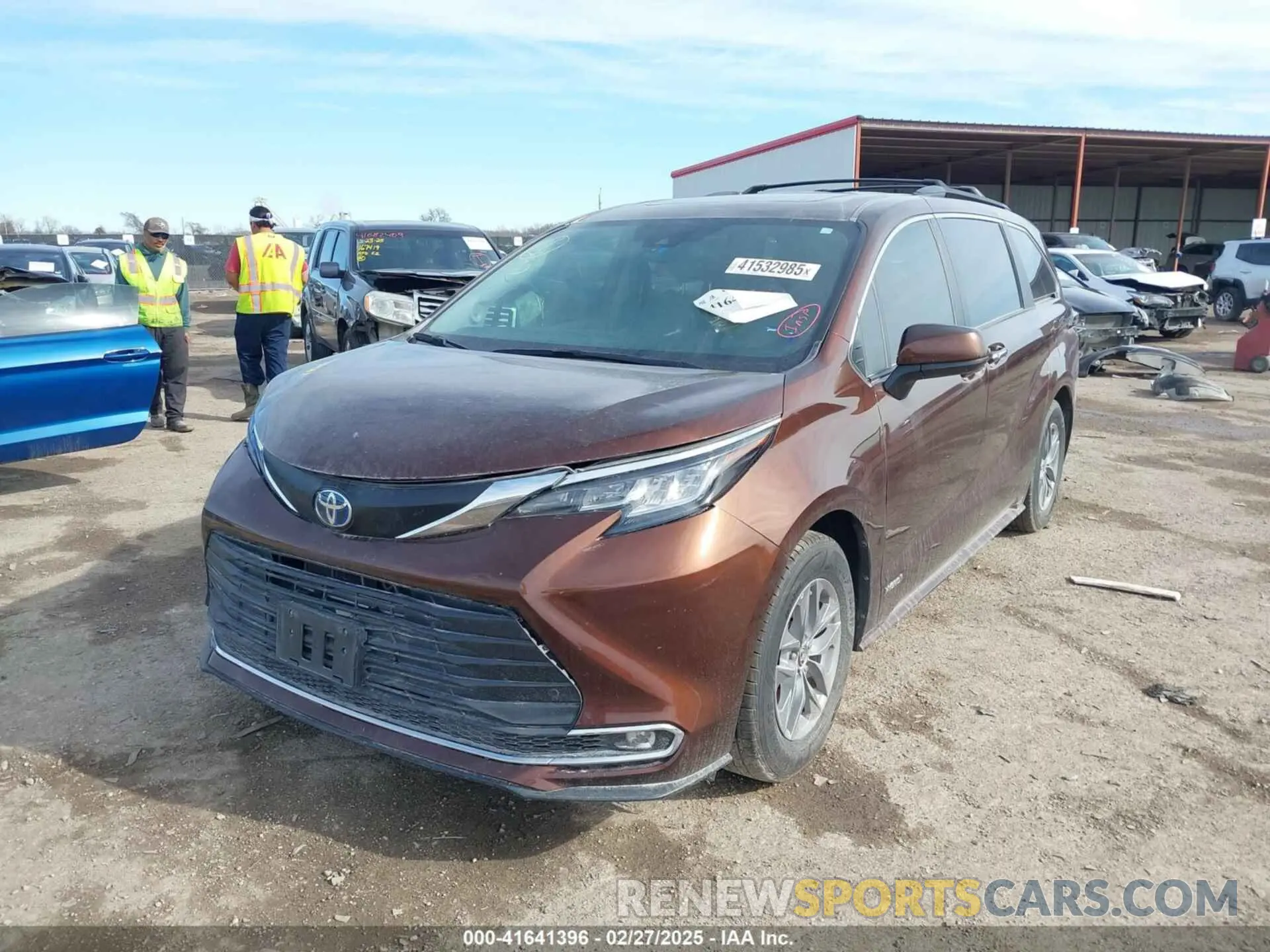 2 Photograph of a damaged car 5TDJRKEC2MS005454 TOYOTA SIENNA 2021