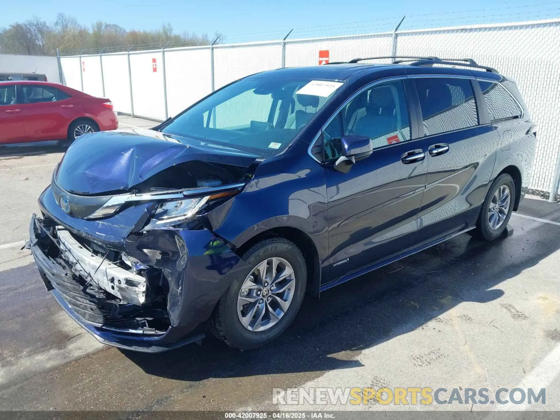 2 Photograph of a damaged car 5TDJRKEC2MS023873 TOYOTA SIENNA 2021