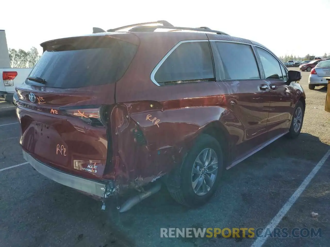 3 Photograph of a damaged car 5TDJRKEC2MS030869 TOYOTA SIENNA 2021