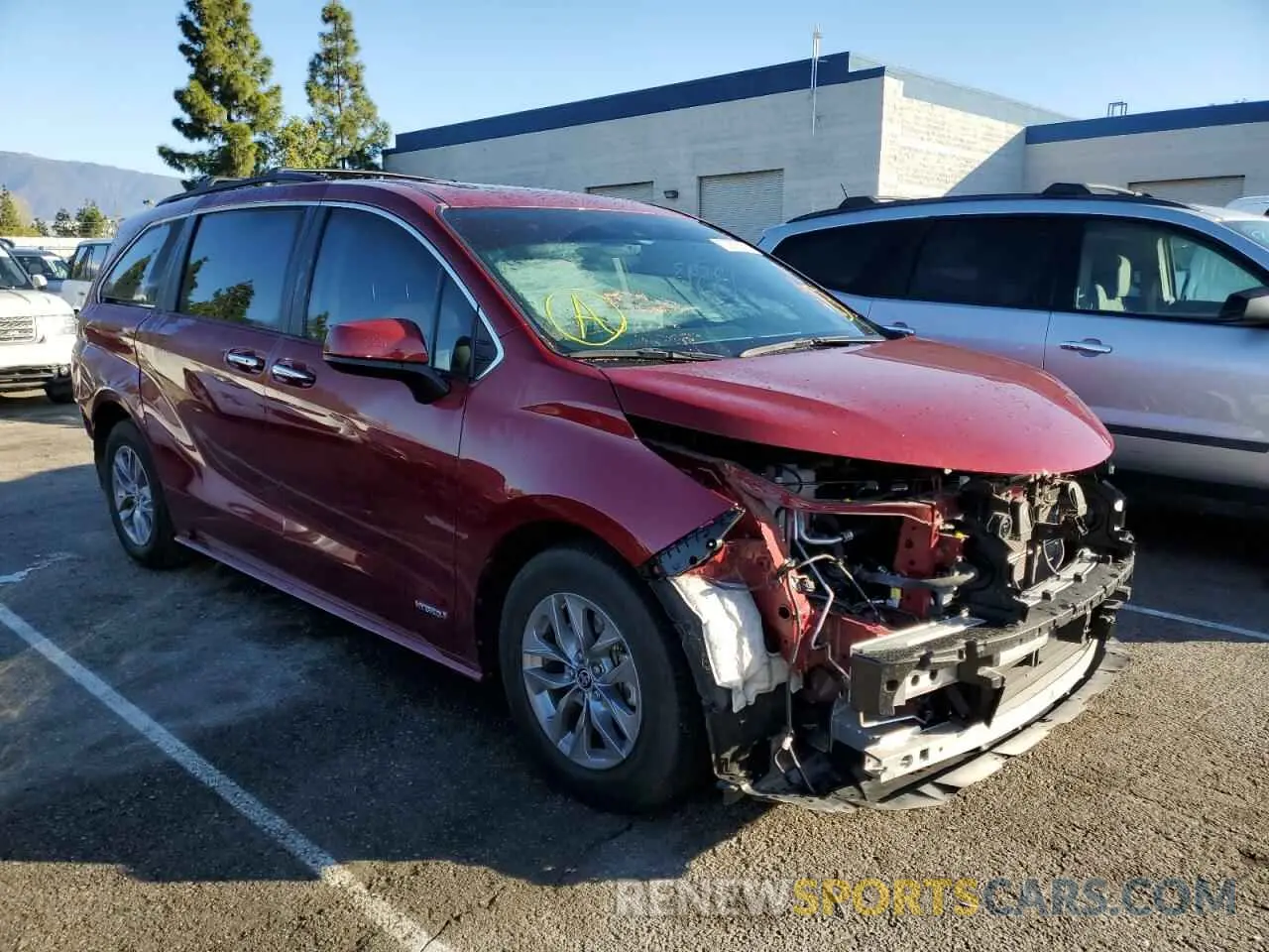 4 Photograph of a damaged car 5TDJRKEC2MS030869 TOYOTA SIENNA 2021