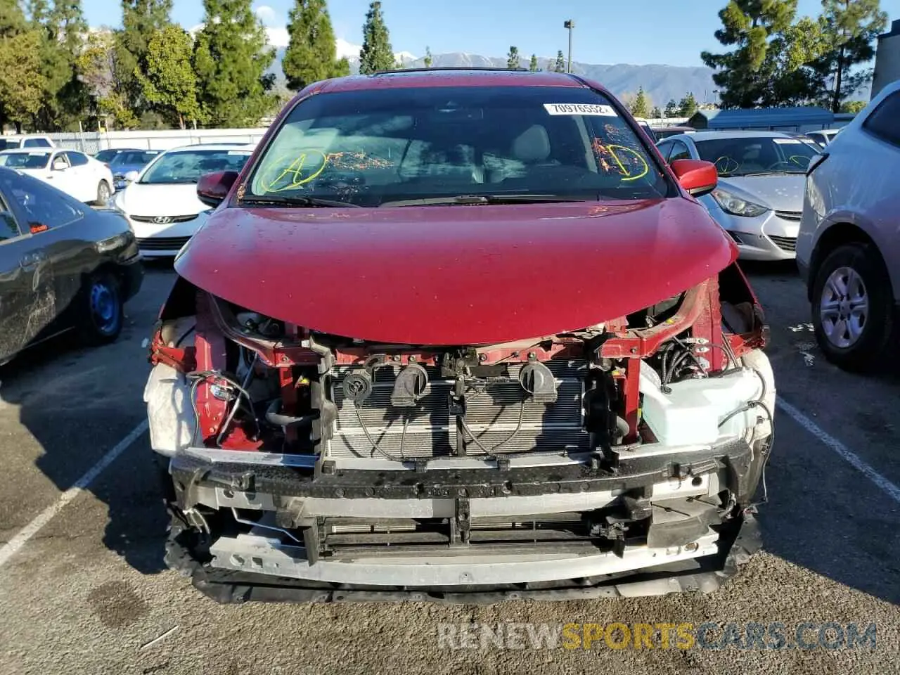 5 Photograph of a damaged car 5TDJRKEC2MS030869 TOYOTA SIENNA 2021