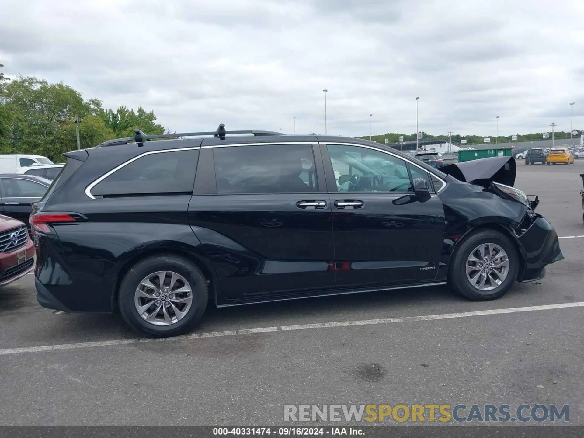 13 Photograph of a damaged car 5TDJRKEC3MS017287 TOYOTA SIENNA 2021