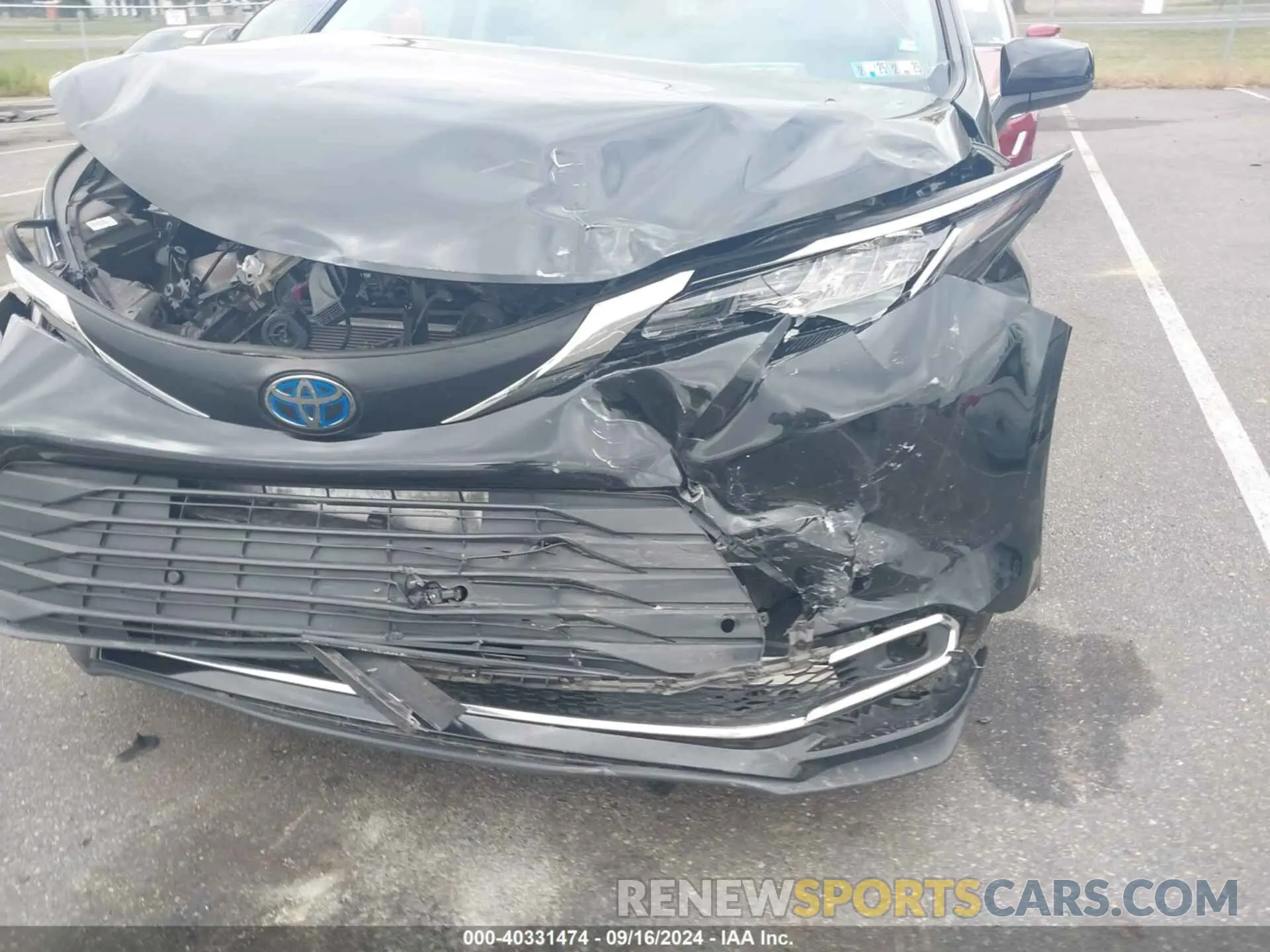 18 Photograph of a damaged car 5TDJRKEC3MS017287 TOYOTA SIENNA 2021