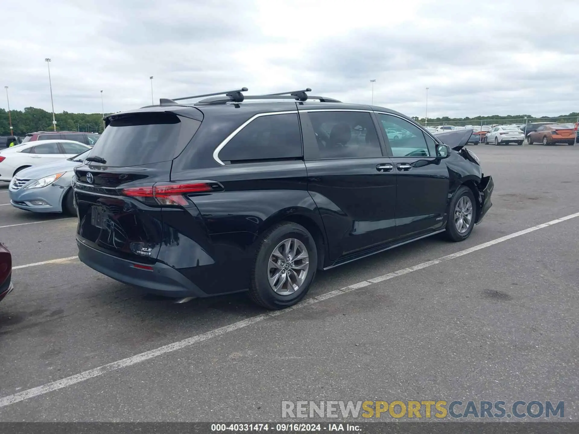 4 Photograph of a damaged car 5TDJRKEC3MS017287 TOYOTA SIENNA 2021