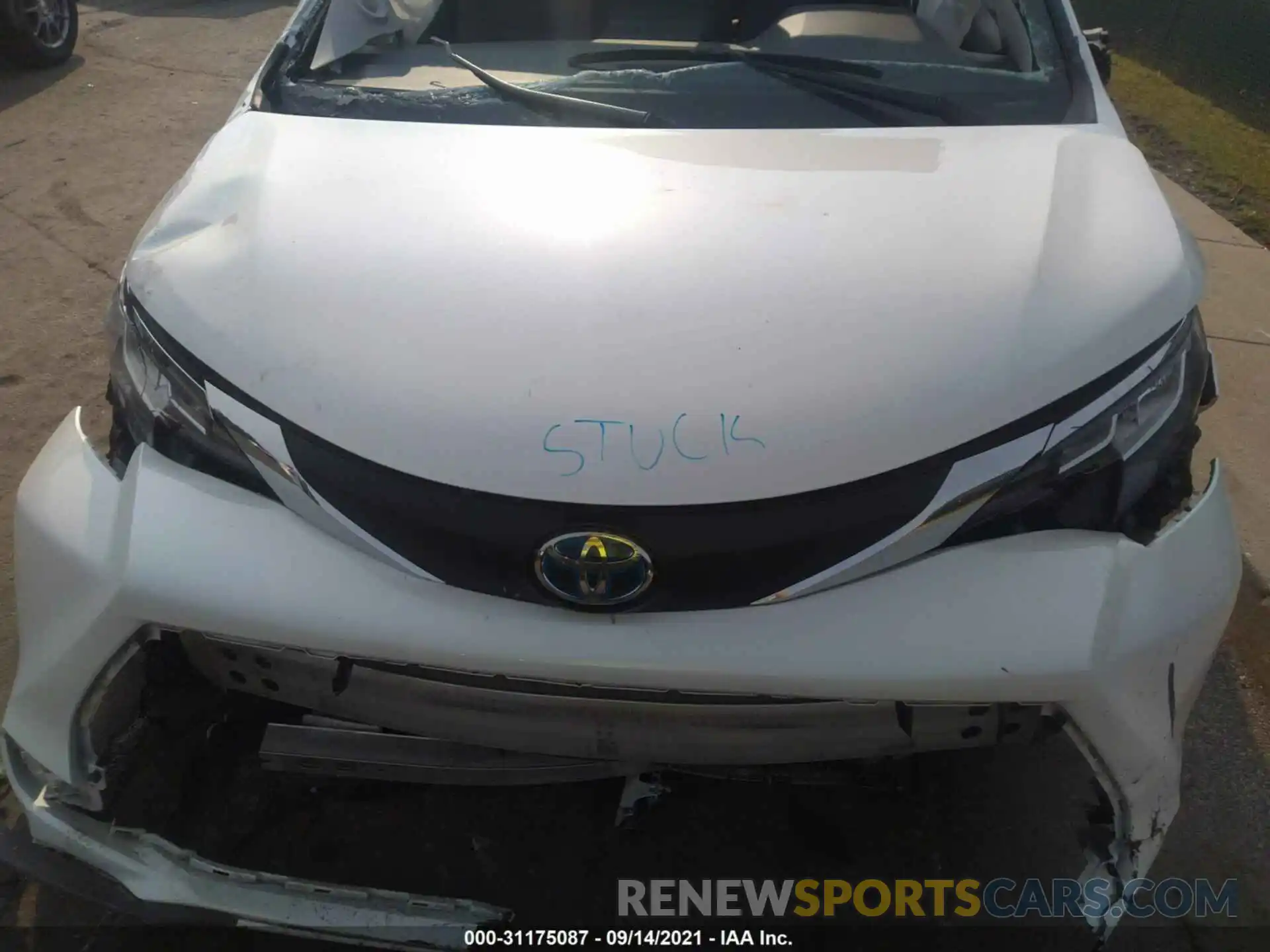 10 Photograph of a damaged car 5TDJRKEC4MS009098 TOYOTA SIENNA 2021