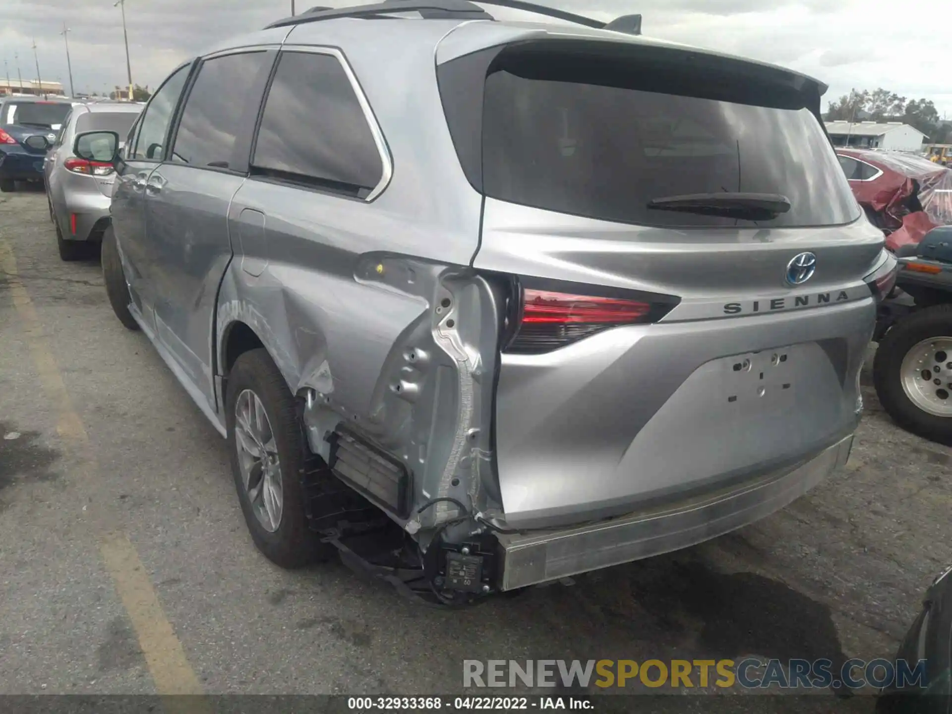 3 Photograph of a damaged car 5TDJRKEC4MS062660 TOYOTA SIENNA 2021