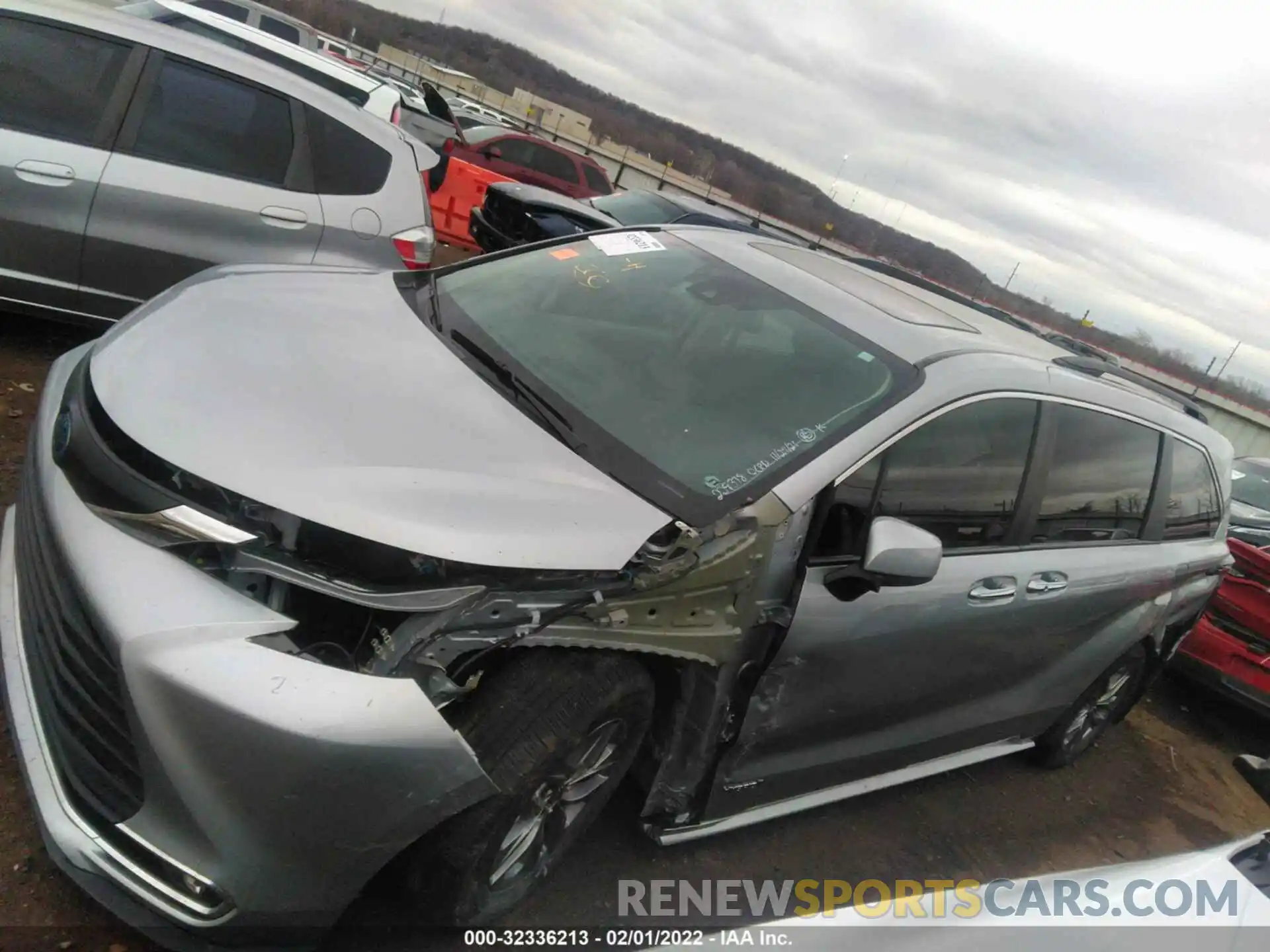 6 Photograph of a damaged car 5TDJRKEC5MS035001 TOYOTA SIENNA 2021