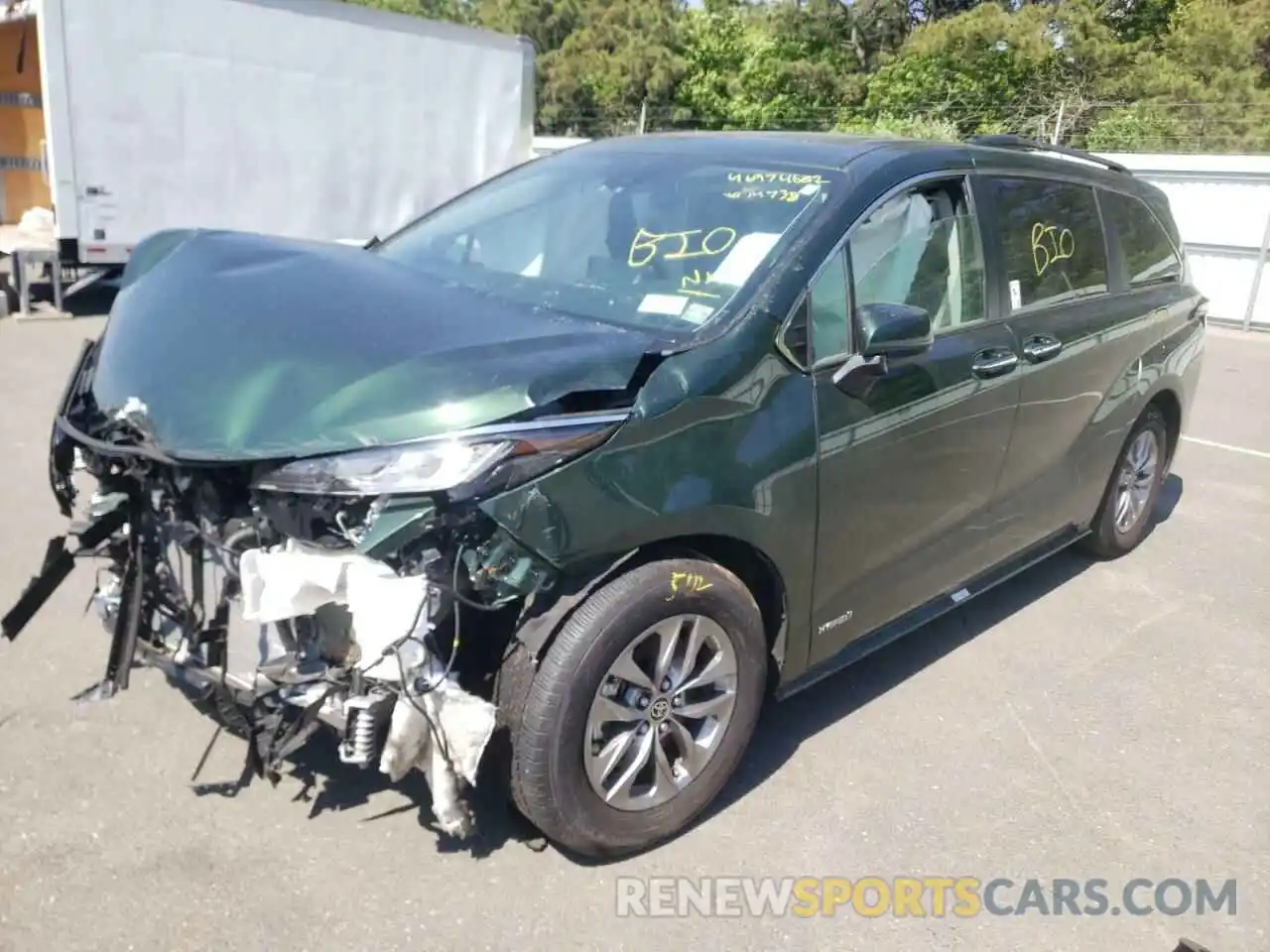 2 Photograph of a damaged car 5TDJRKEC6MS014738 TOYOTA SIENNA 2021