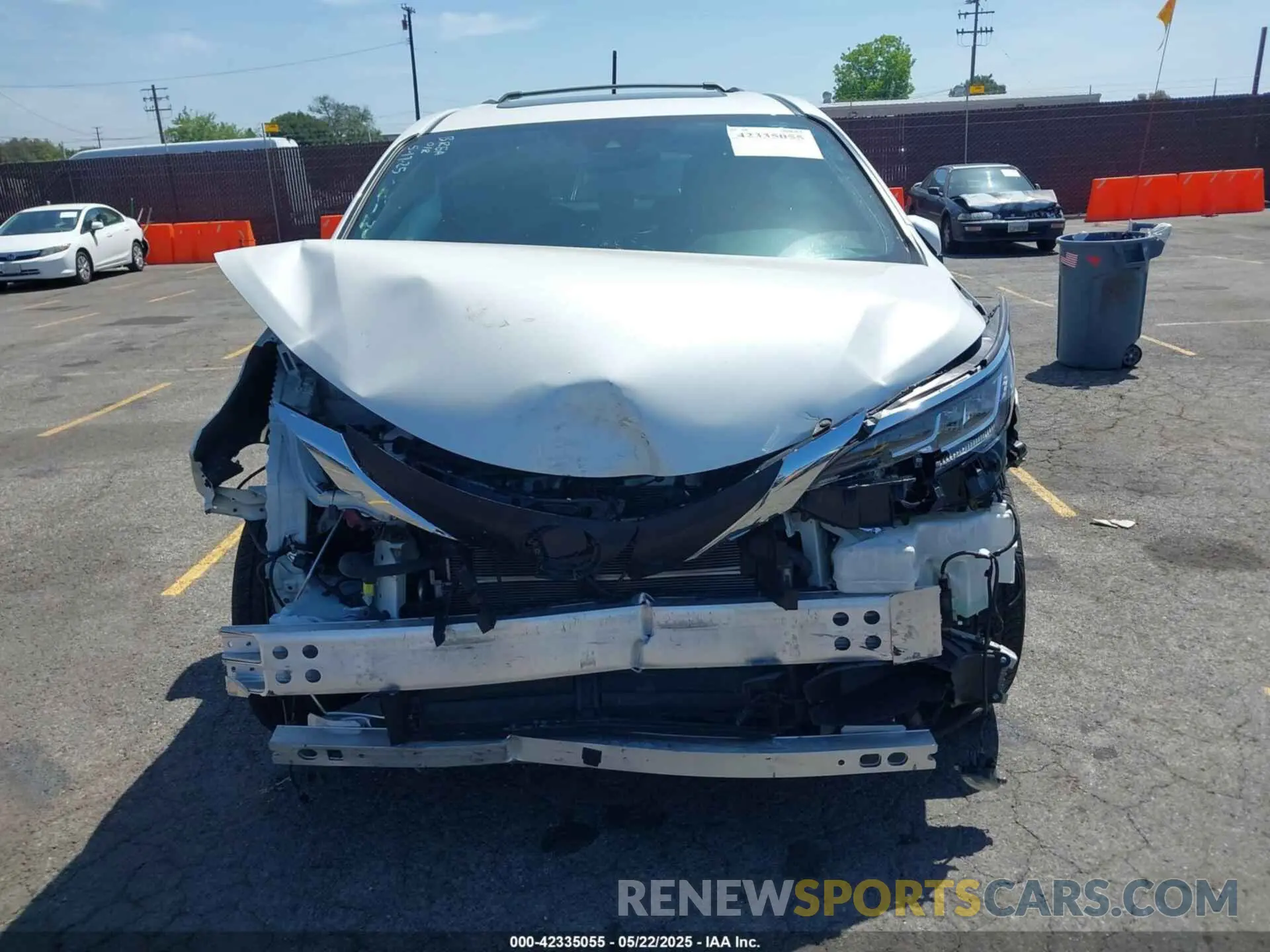 12 Photograph of a damaged car 5TDJRKEC8MS032240 TOYOTA SIENNA 2021