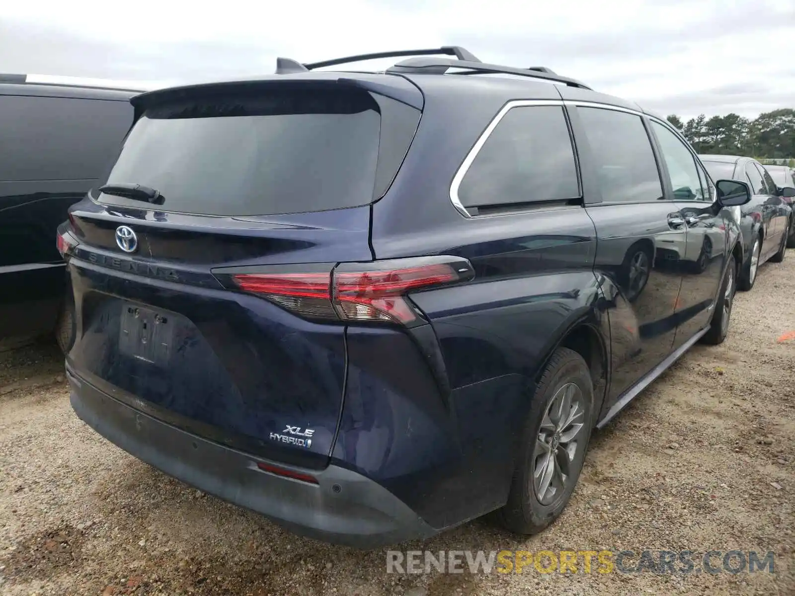 4 Photograph of a damaged car 5TDJRKEC9MS004026 TOYOTA SIENNA 2021