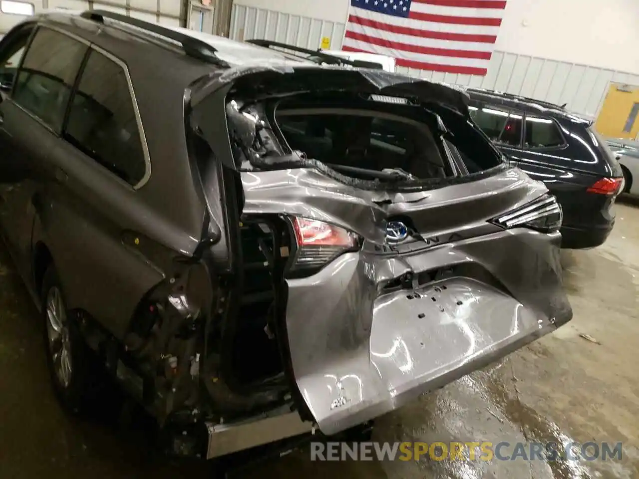 9 Photograph of a damaged car 5TDJSKFC6MS009865 TOYOTA SIENNA 2021