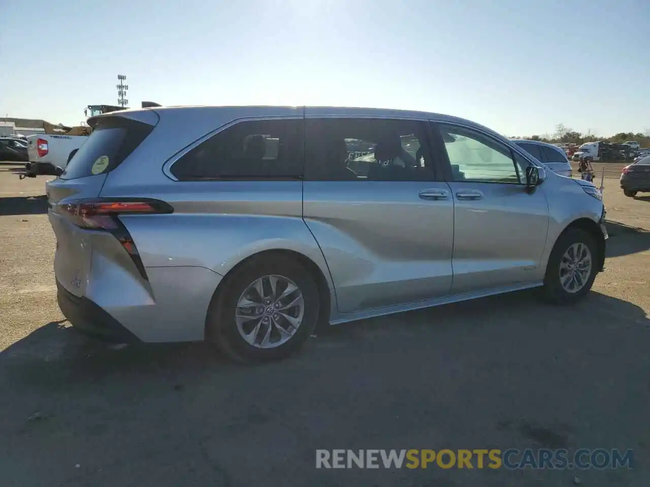 3 Photograph of a damaged car 5TDKRKEC0MS030518 TOYOTA SIENNA 2021