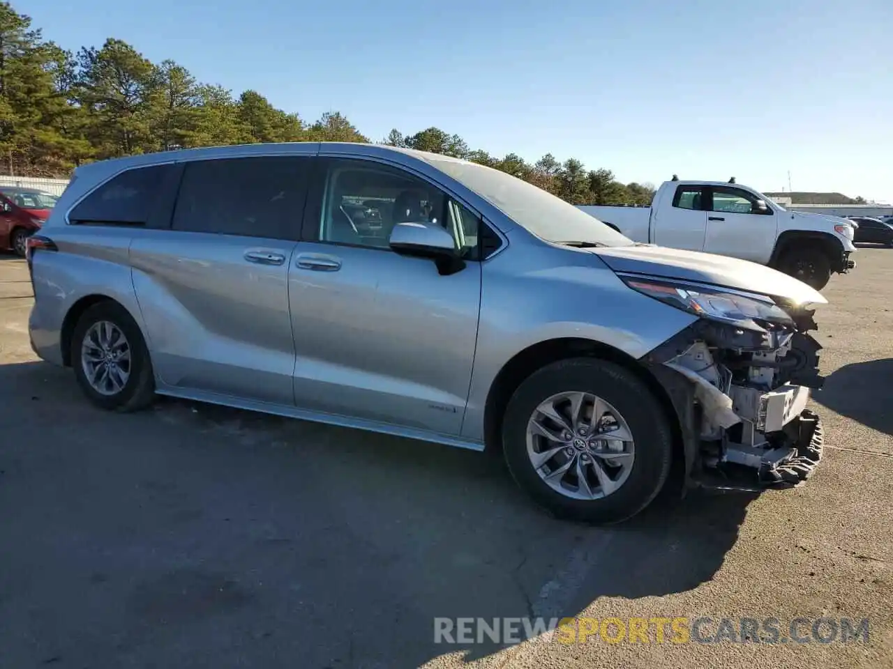 4 Photograph of a damaged car 5TDKRKEC0MS030518 TOYOTA SIENNA 2021