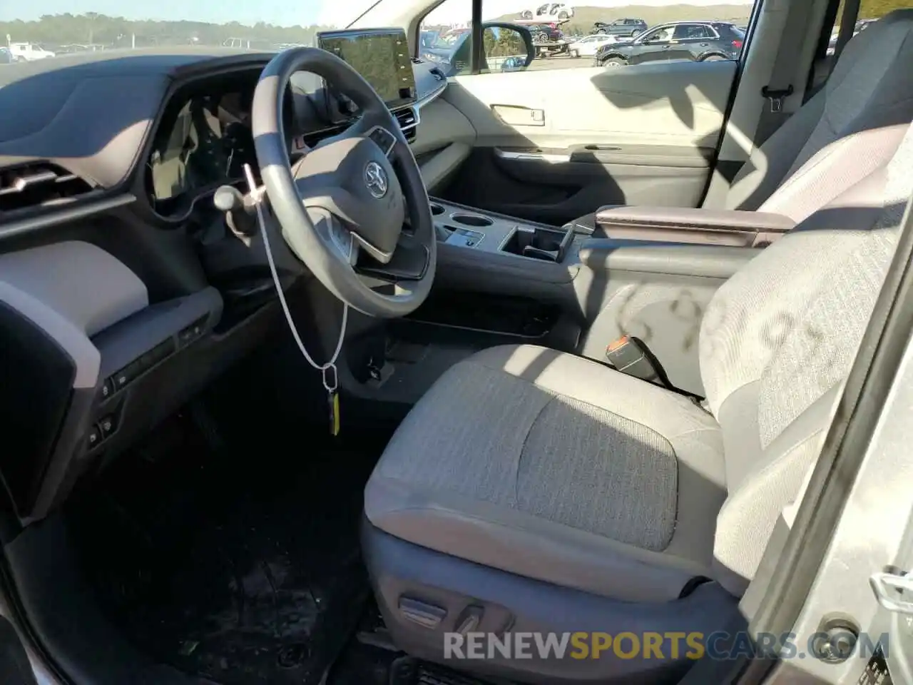 7 Photograph of a damaged car 5TDKRKEC0MS030518 TOYOTA SIENNA 2021