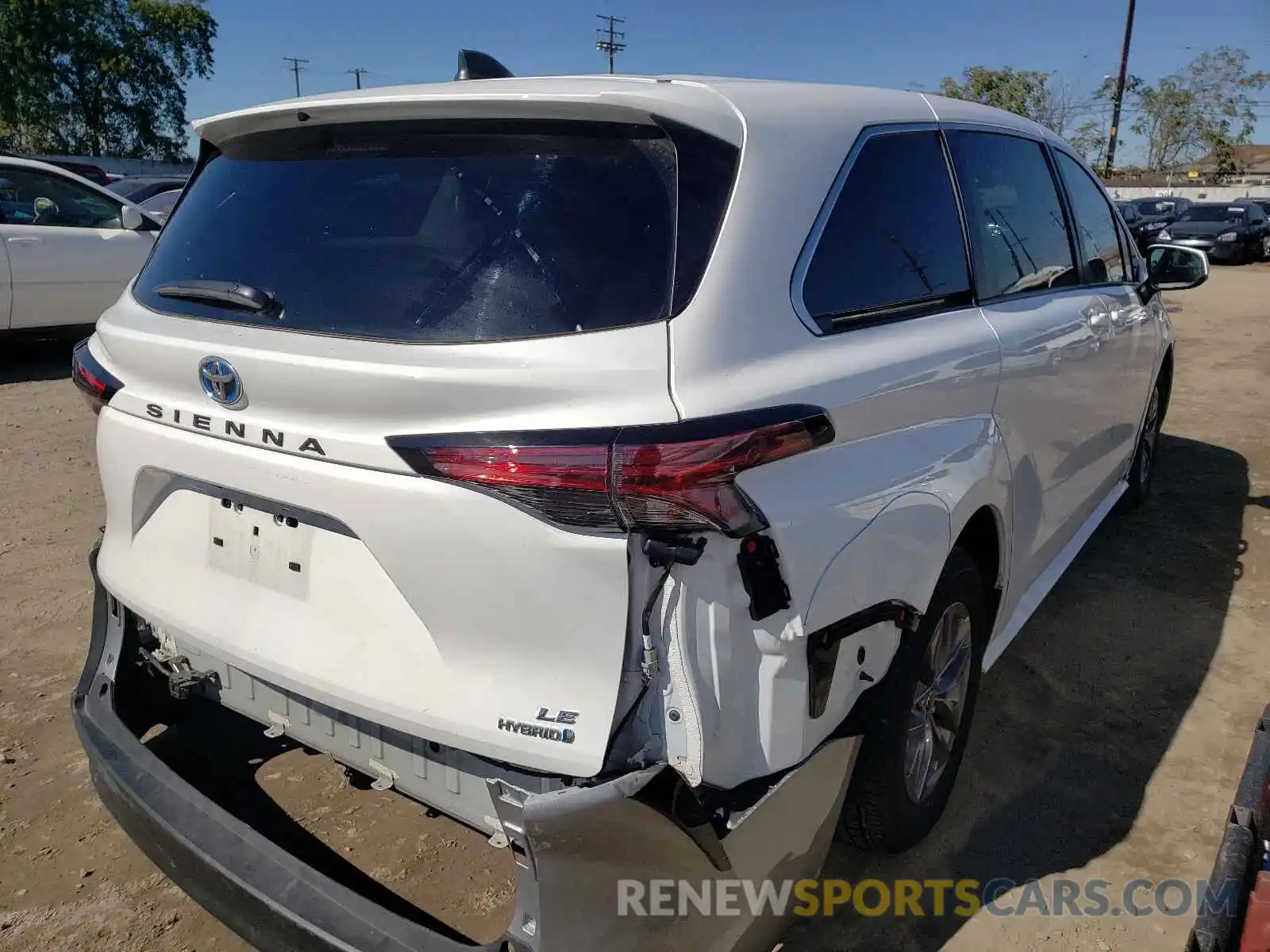 4 Photograph of a damaged car 5TDKRKEC0MS044998 TOYOTA SIENNA 2021