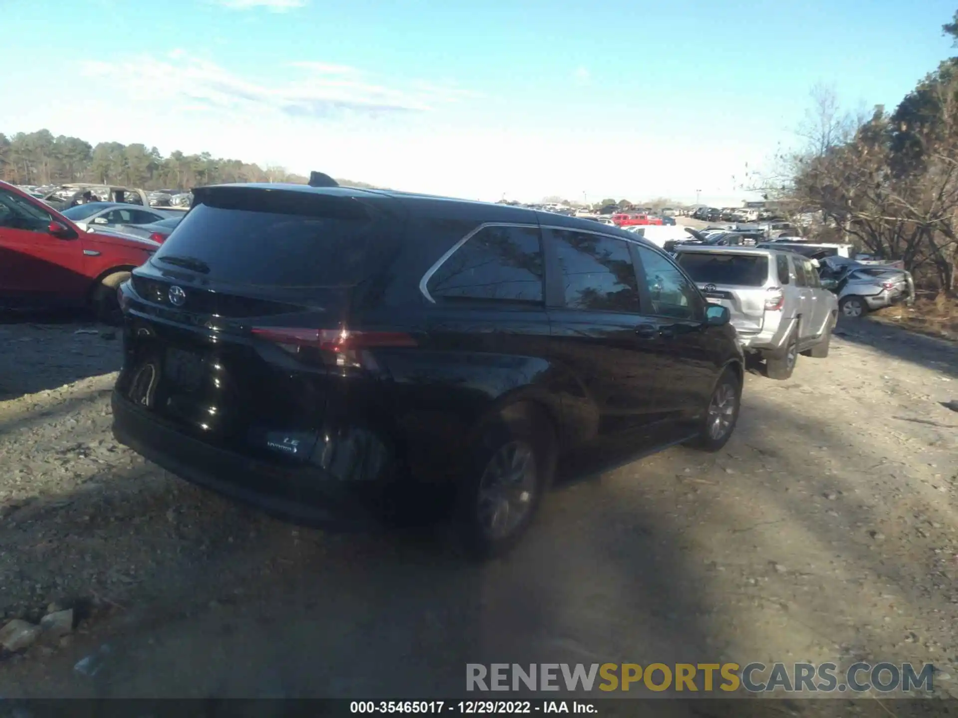 4 Photograph of a damaged car 5TDKRKEC0MS046783 TOYOTA SIENNA 2021