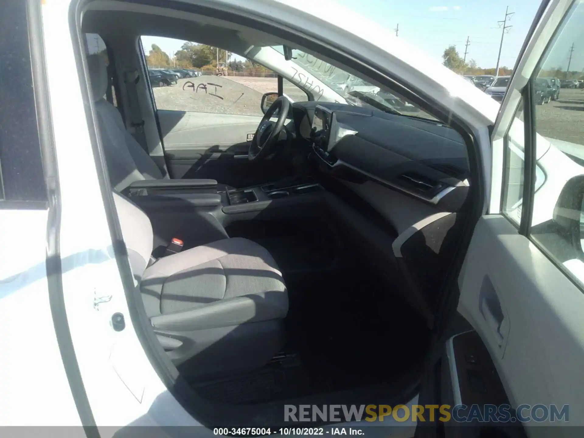 5 Photograph of a damaged car 5TDKRKEC1MS016370 TOYOTA SIENNA 2021