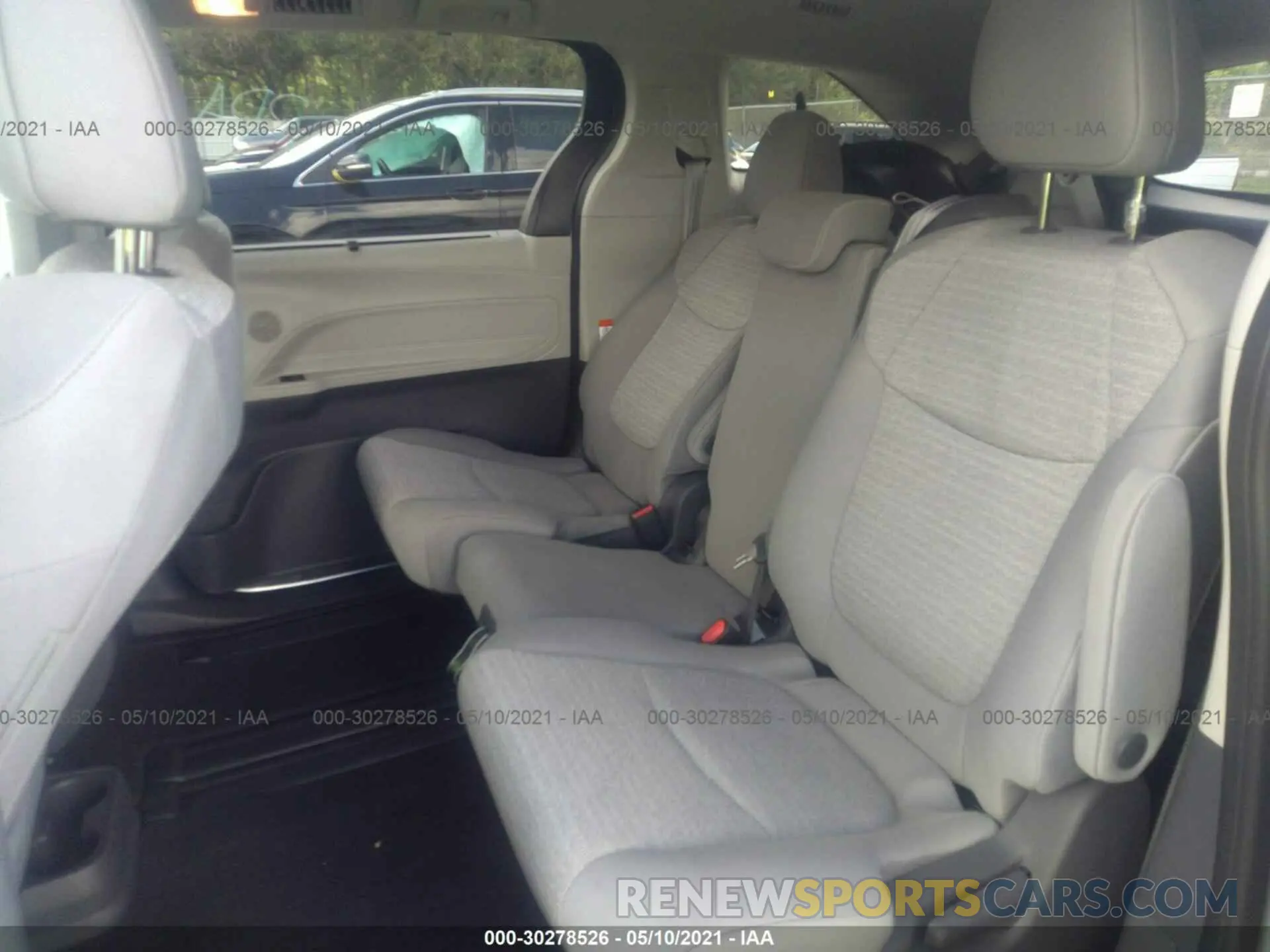 8 Photograph of a damaged car 5TDKRKEC1MS017079 TOYOTA SIENNA 2021