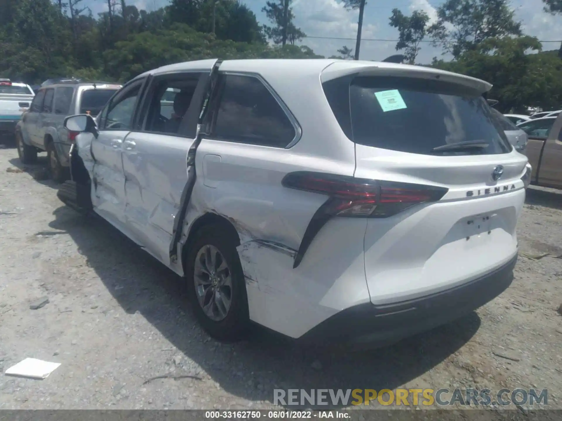 3 Photograph of a damaged car 5TDKRKEC1MS036487 TOYOTA SIENNA 2021