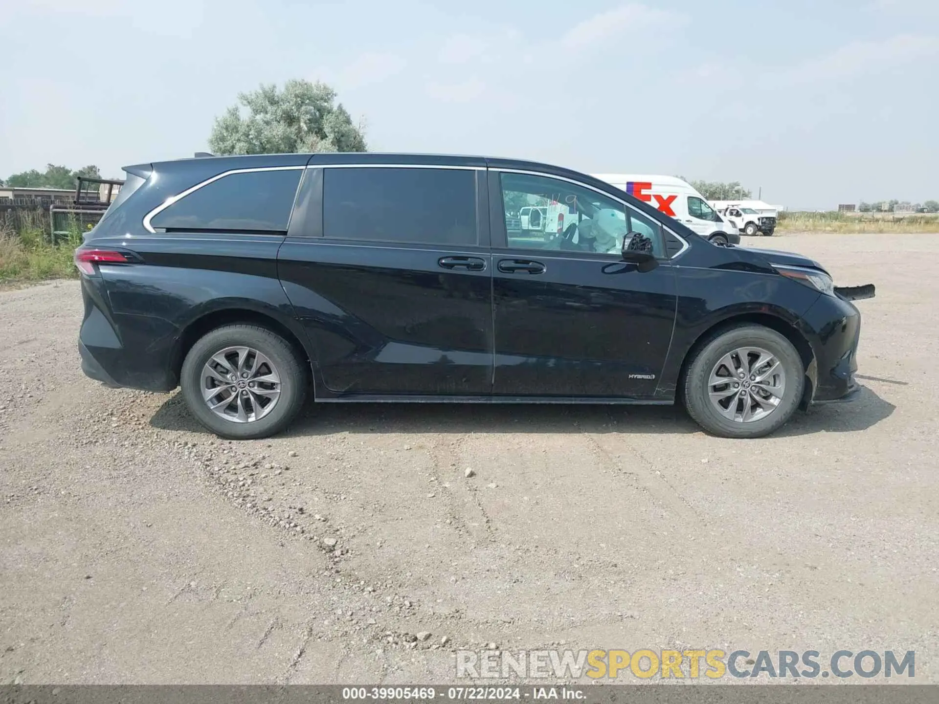 14 Photograph of a damaged car 5TDKRKEC2MS013798 TOYOTA SIENNA 2021