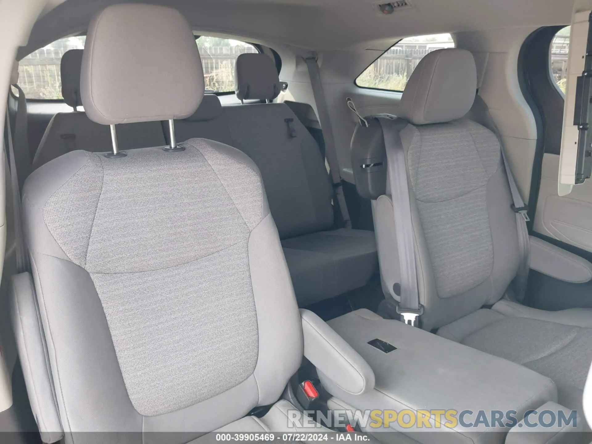 22 Photograph of a damaged car 5TDKRKEC2MS013798 TOYOTA SIENNA 2021