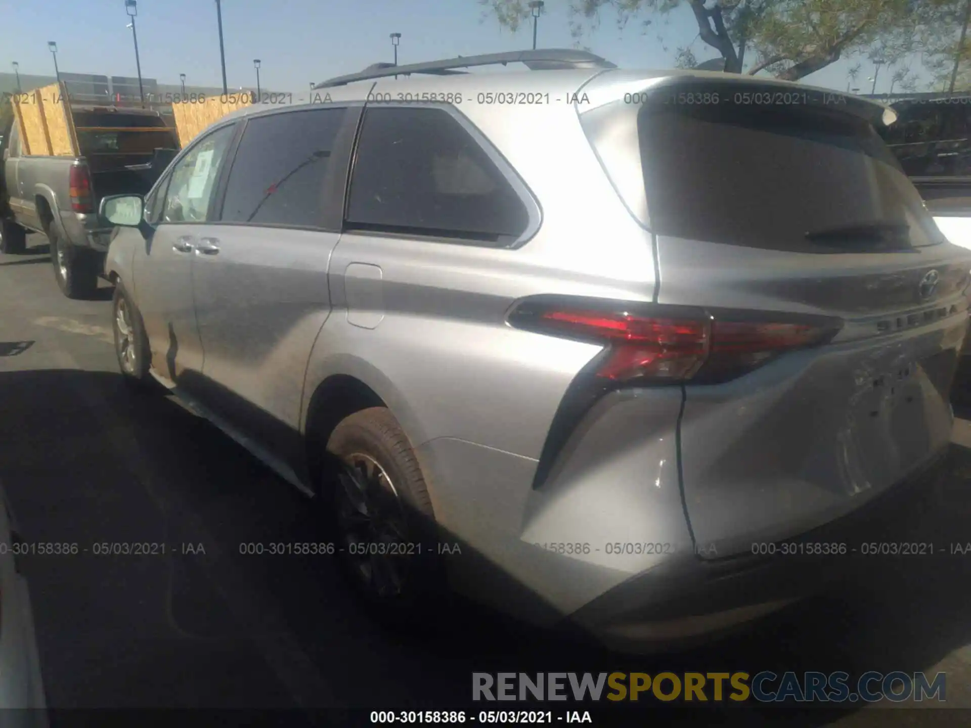 3 Photograph of a damaged car 5TDKRKEC2MS021626 TOYOTA SIENNA 2021