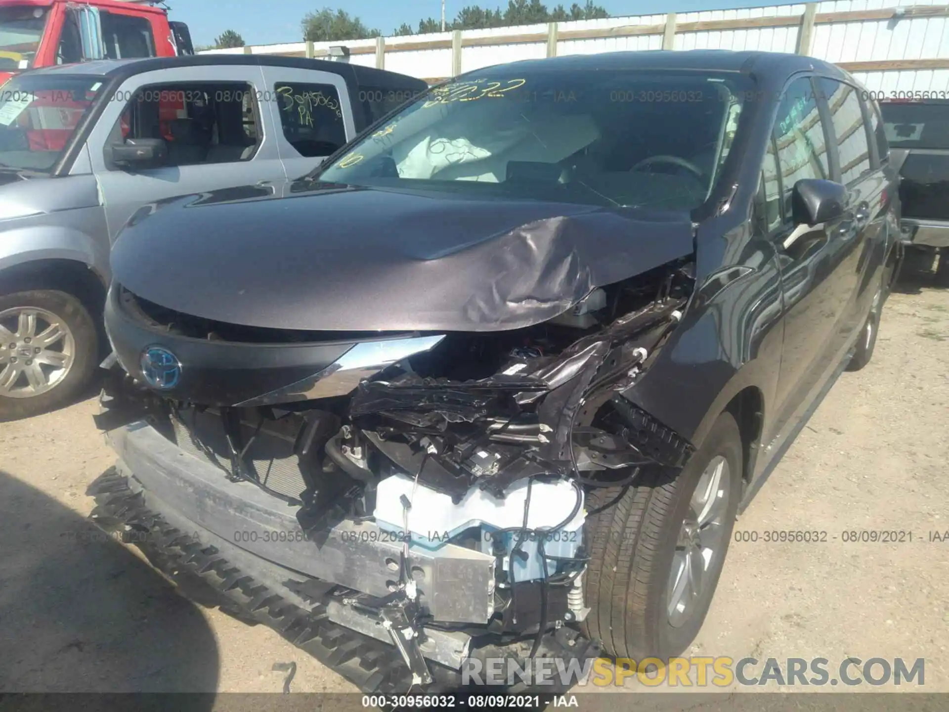 6 Photograph of a damaged car 5TDKRKEC2MS025143 TOYOTA SIENNA 2021