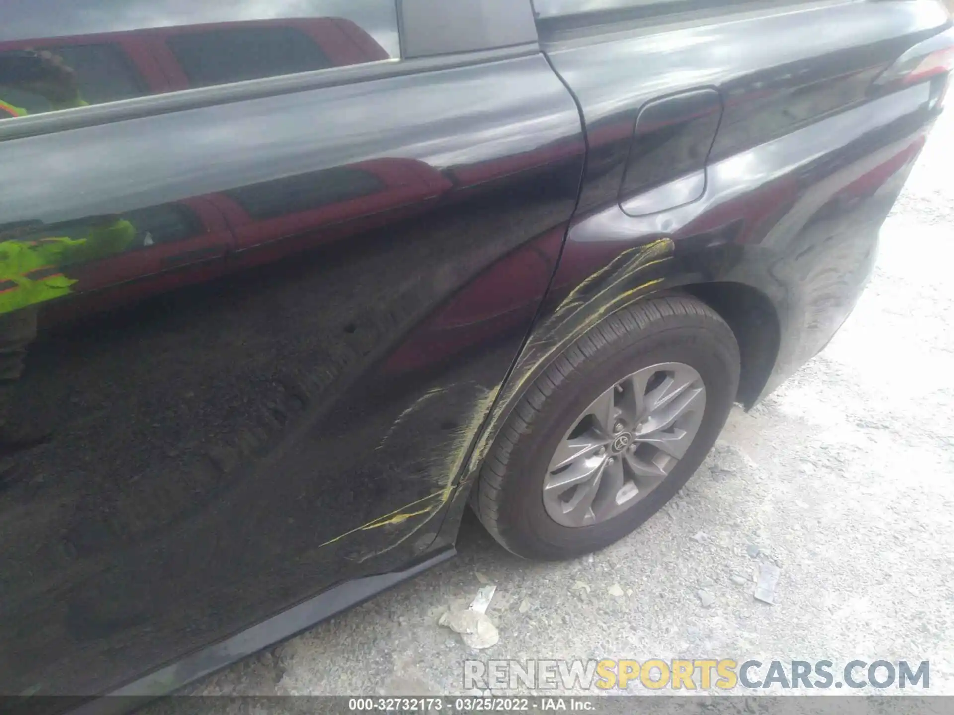 6 Photograph of a damaged car 5TDKRKEC2MS027944 TOYOTA SIENNA 2021