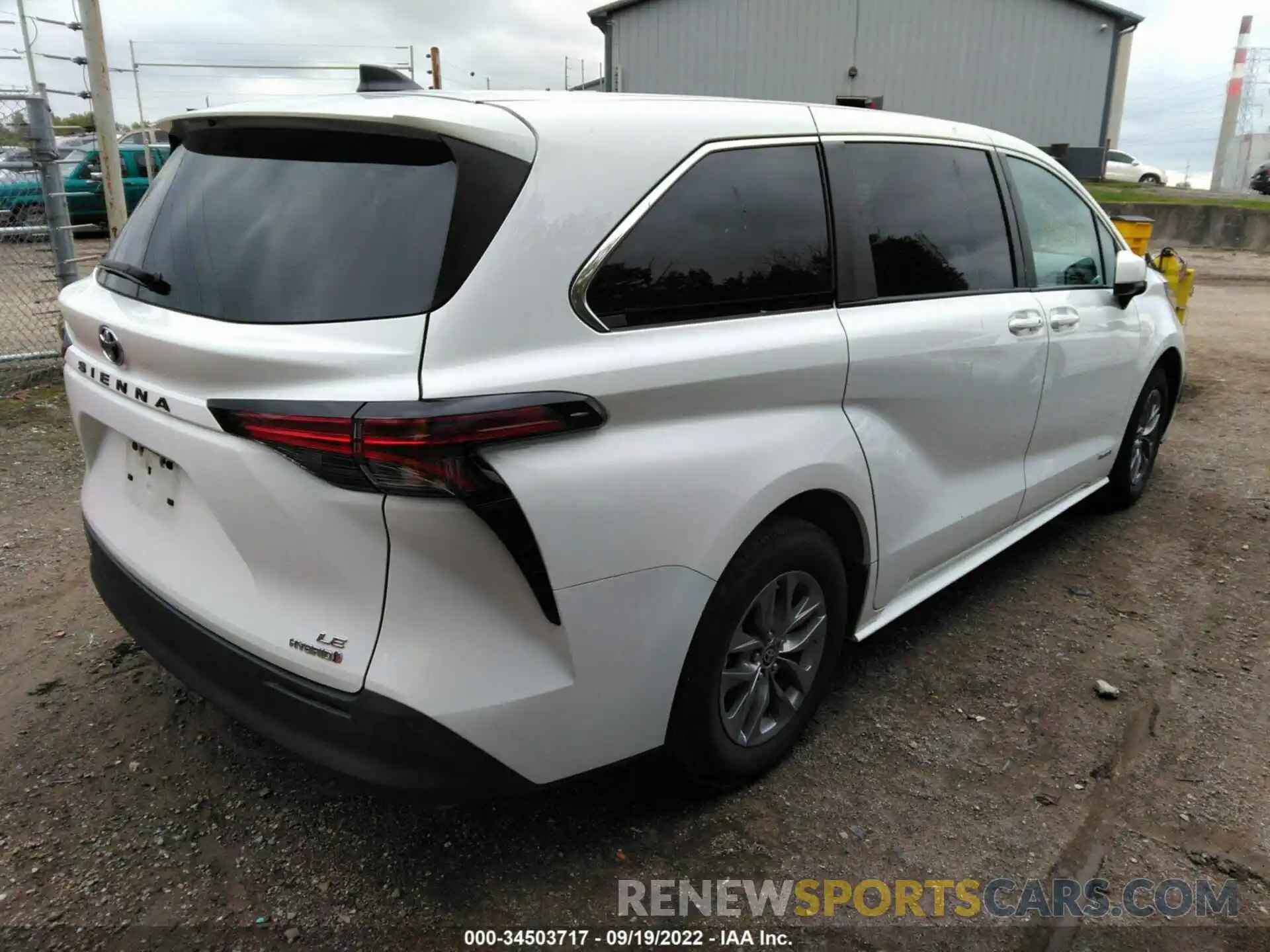 4 Photograph of a damaged car 5TDKRKEC2MS044971 TOYOTA SIENNA 2021