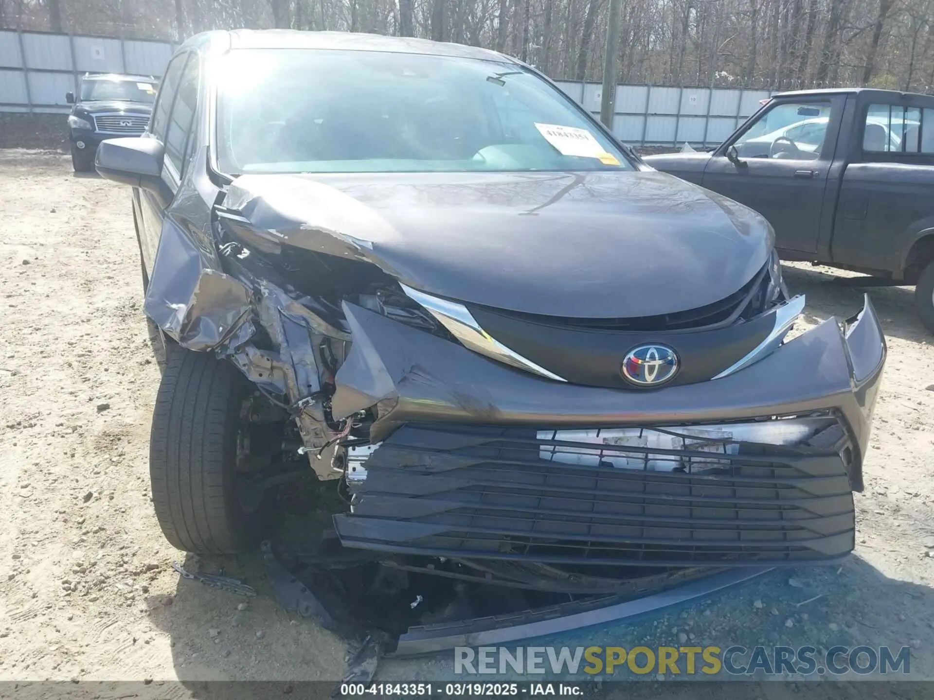 6 Photograph of a damaged car 5TDKRKEC3MS028830 TOYOTA SIENNA 2021