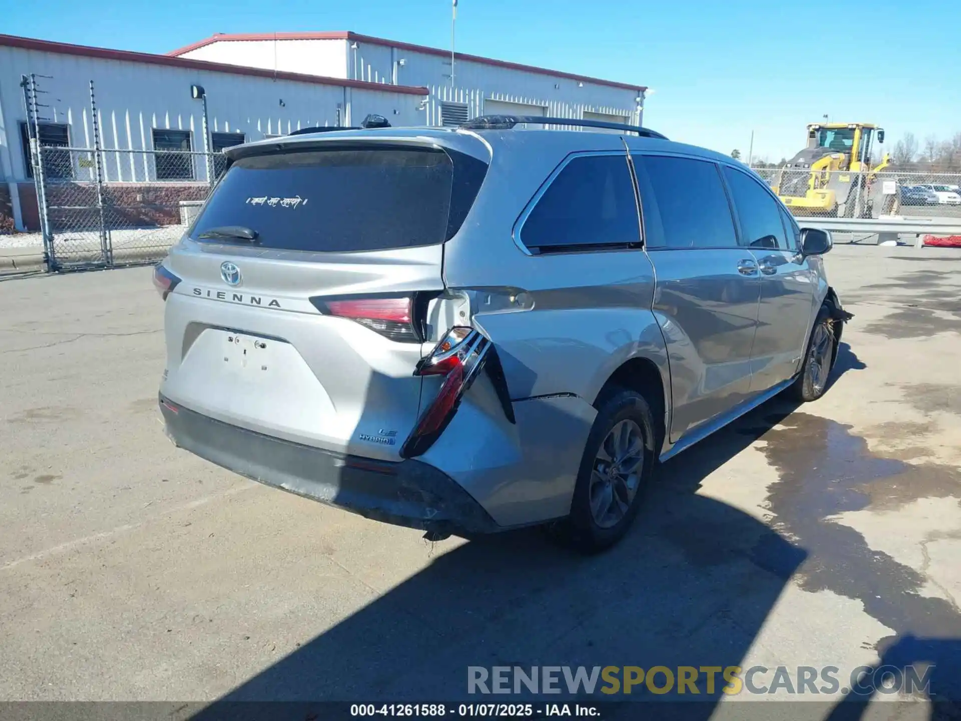 4 Photograph of a damaged car 5TDKRKEC3MS044056 TOYOTA SIENNA 2021