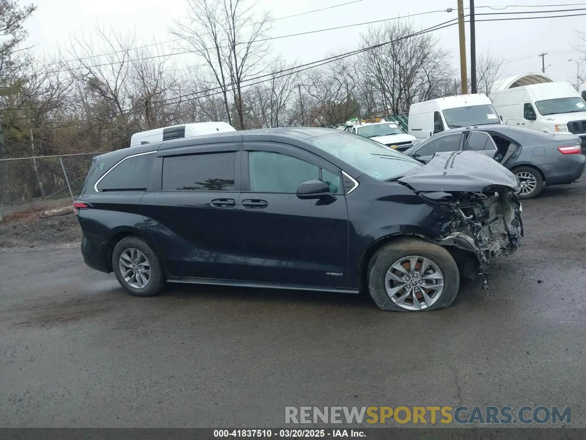 13 Photograph of a damaged car 5TDKRKEC3MS048124 TOYOTA SIENNA 2021
