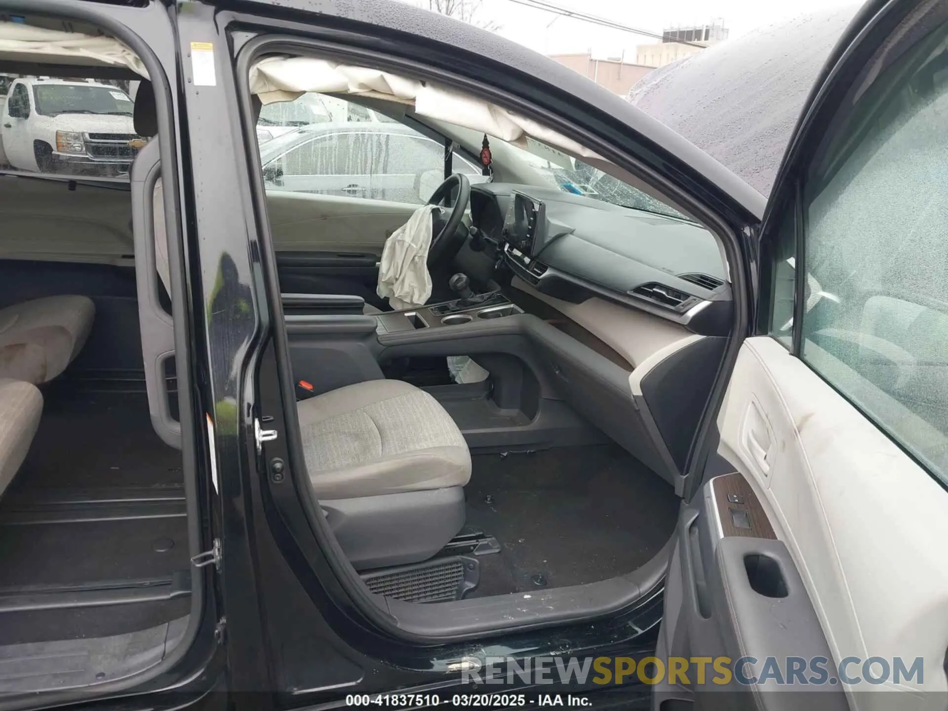 5 Photograph of a damaged car 5TDKRKEC3MS048124 TOYOTA SIENNA 2021