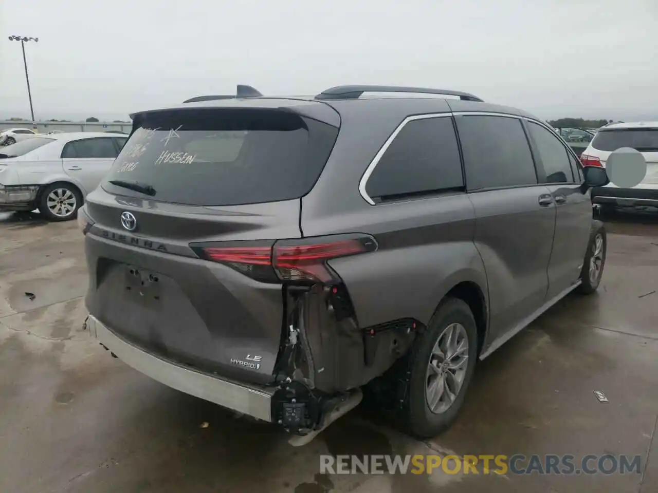 4 Photograph of a damaged car 5TDKRKEC3MS051119 TOYOTA SIENNA 2021