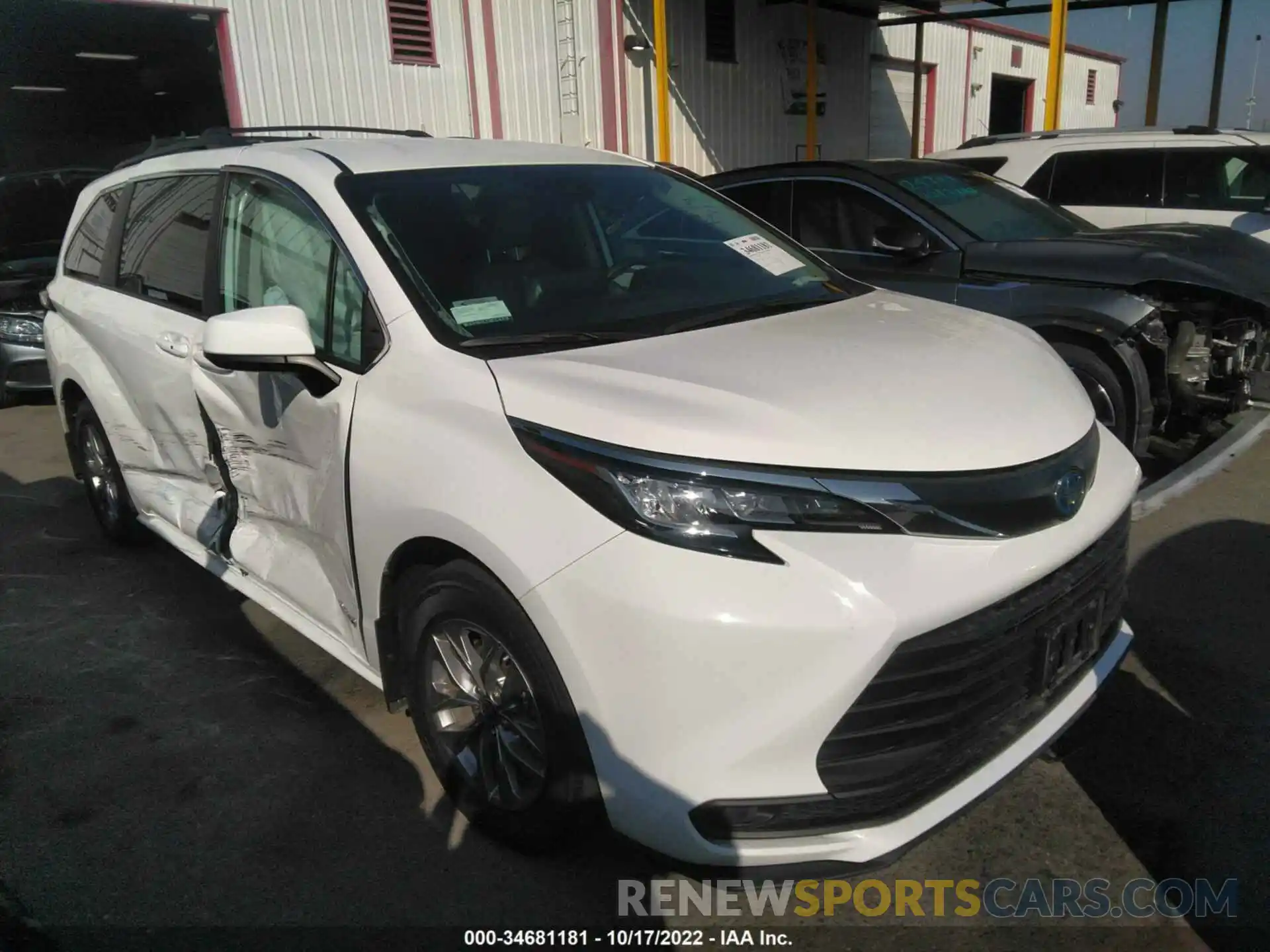 1 Photograph of a damaged car 5TDKRKEC3MS072178 TOYOTA SIENNA 2021