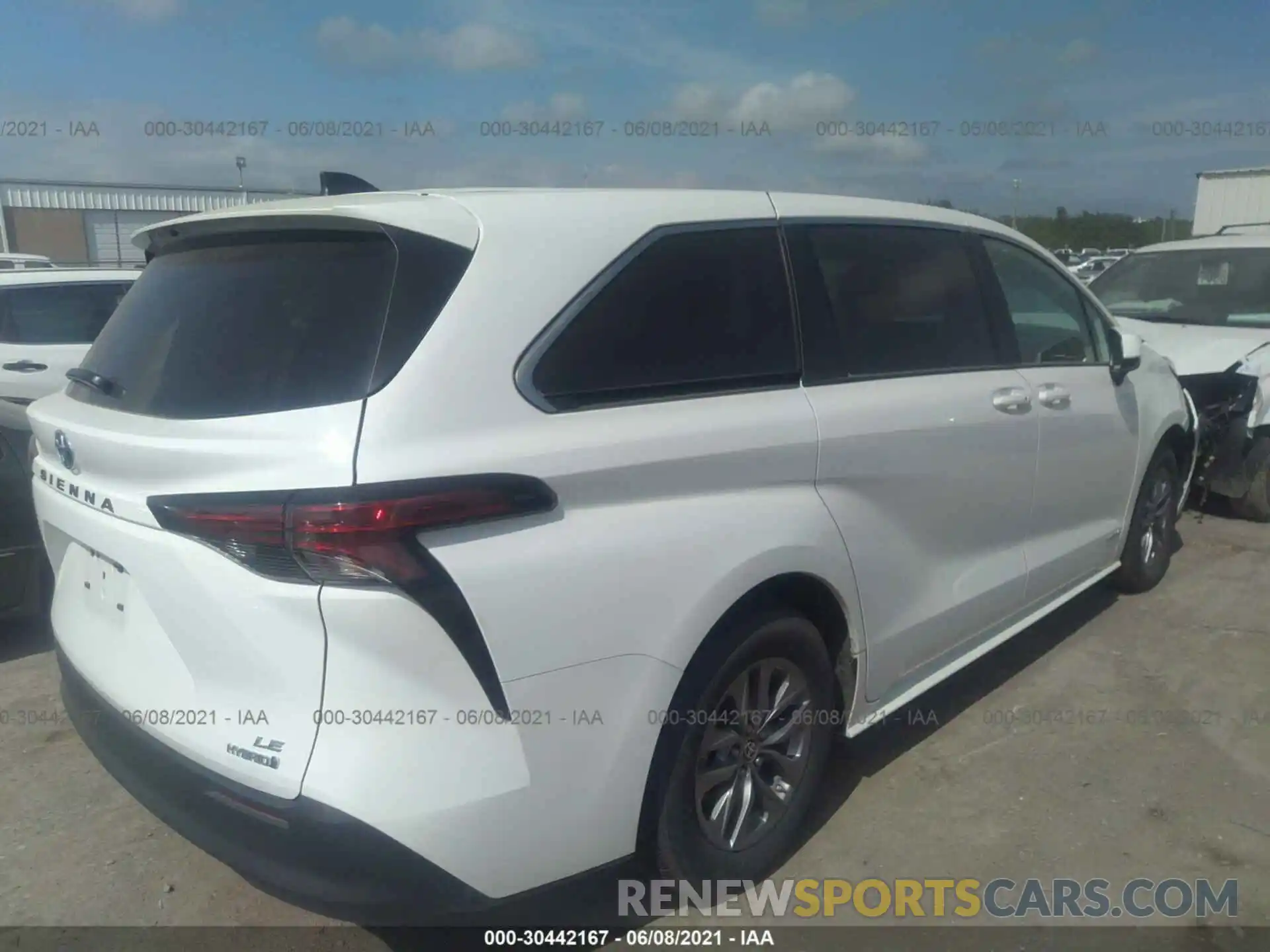 4 Photograph of a damaged car 5TDKRKEC4MS015973 TOYOTA SIENNA 2021